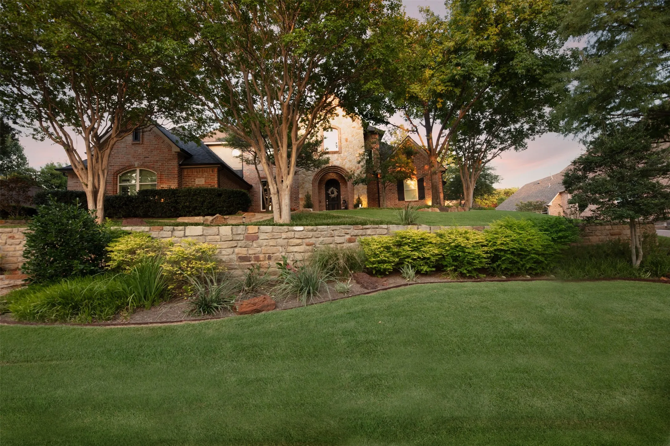 Single Family Residence For Sale in Denton County , 805 Lake Breeze Drive, Highland Village, Texas 75077, 4 Bedroom, 4 Bathroom, 3 Garage spaces, 3,566 Sqft, built in 1998, mls#21339901, Real Estate Agent in Highland Village, Homes For Sale in Denton county, Homes For Sale in Highland Village, Realtor in Highland Village Texas, Real Estate Brokerage Independent Realty Texas, Luminita Cordes Realtor