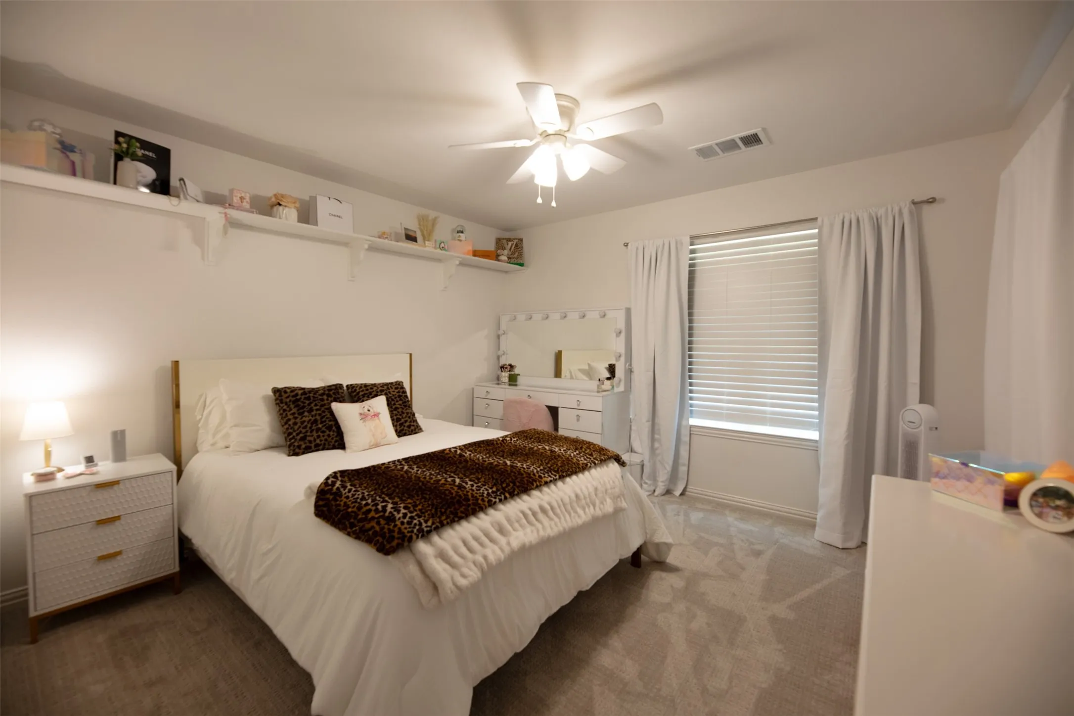 Single Family Residence For Sale in Denton County , 805 Lake Breeze Drive, Highland Village, Texas 75077, 4 Bedroom, 4 Bathroom, 3 Garage spaces, 3,566 Sqft, built in 1998, mls#21339901, Real Estate Agent in Highland Village, Homes For Sale in Denton county, Homes For Sale in Highland Village, Realtor in Highland Village Texas, Real Estate Brokerage Independent Realty Texas, Luminita Cordes Realtor