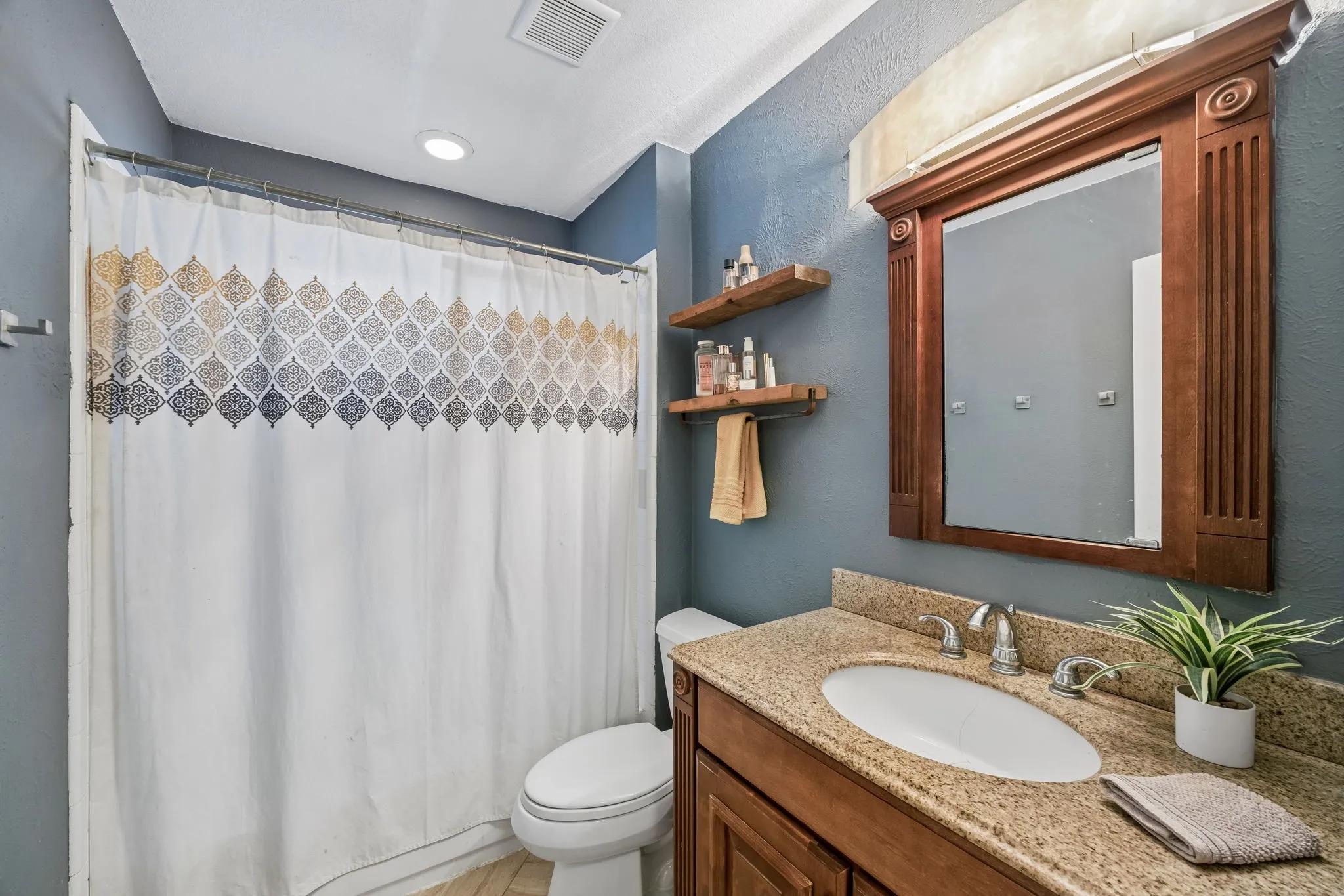 Upstairs Hall Bathroom