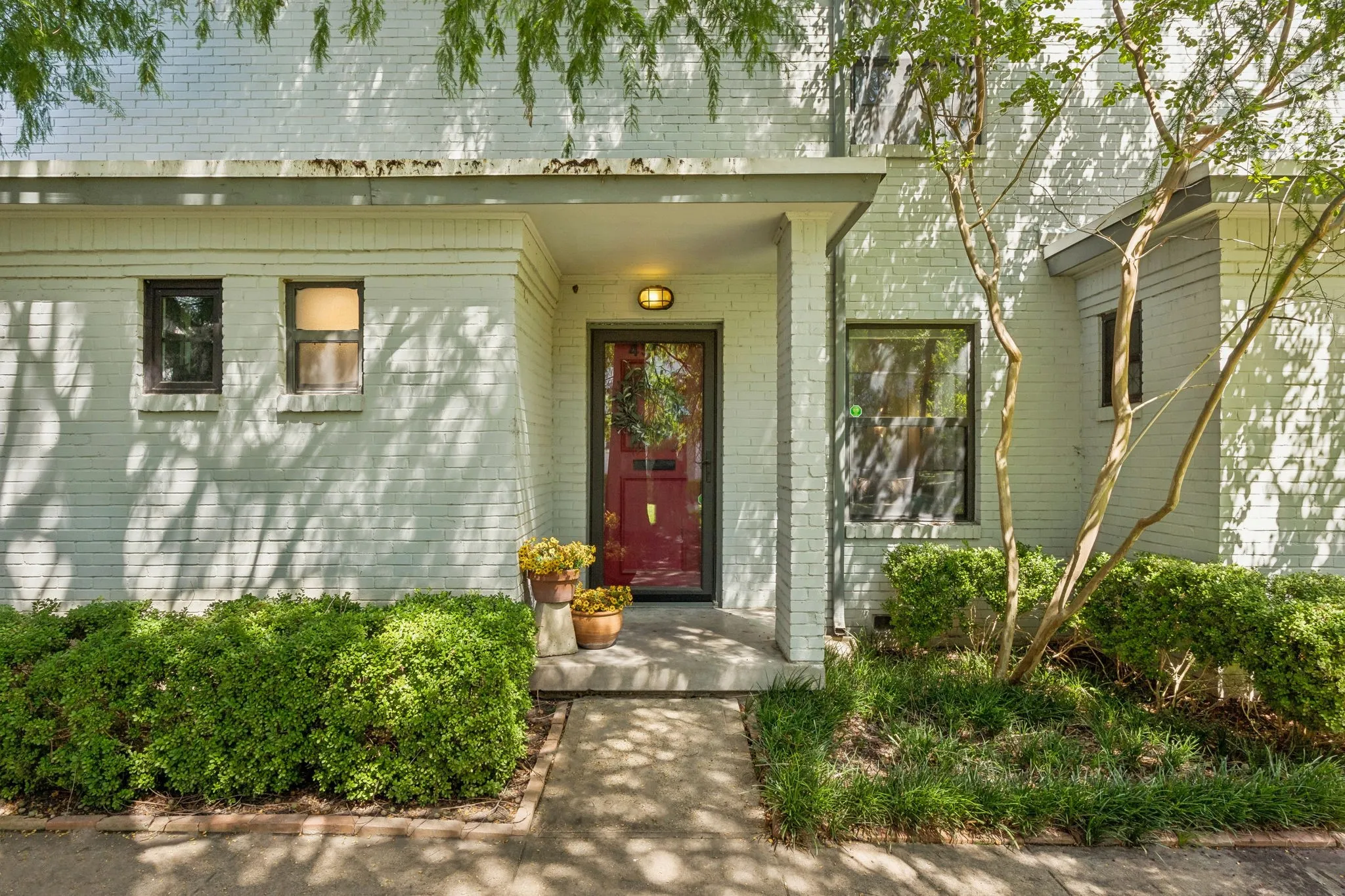 Condominium For Sale in Dallas County , 4953 N Hall Street, Dallas, Texas 75235, 2 Bedroom, 2 Bathroom, Garage spaces, 1,145 Sqft, built in 1954, mls#21333374, Real Estate Agent in Dallas, Homes For Sale in Dallas county, Homes For Sale in Dallas, Realtor in Dallas Texas, Real Estate Brokerage Independent Realty Texas, Luminita Cordes Realtor