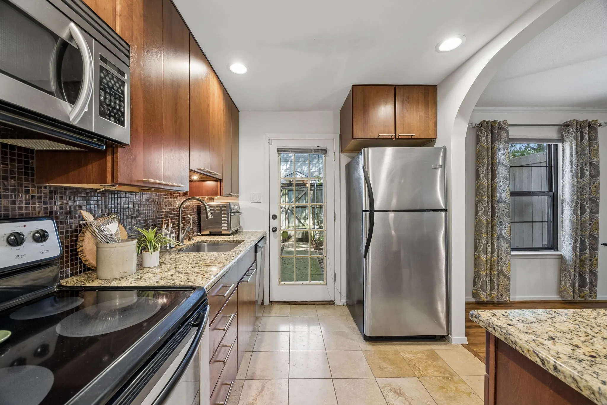 Condominium For Sale in Dallas County , 4953 N Hall Street, Dallas, Texas 75235, 2 Bedroom, 2 Bathroom, Garage spaces, 1,145 Sqft, built in 1954, mls#21333374, Real Estate Agent in Dallas, Homes For Sale in Dallas county, Homes For Sale in Dallas, Realtor in Dallas Texas, Real Estate Brokerage Independent Realty Texas, Luminita Cordes Realtor