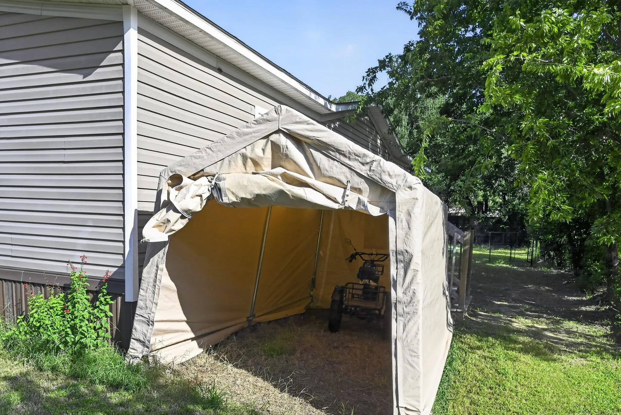 Manufactured Home For Sale in Hood County , 904 Pawnee Trail, Granbury, Texas 76048, 3 Bedroom, 2 Bathroom, Garage spaces, 1,344 Sqft, built in 2023, mls#21340783, Real Estate Agent in Granbury, Homes For Sale in Hood county, Homes For Sale in Granbury, Realtor in Granbury Texas, Real Estate Brokerage Independent Realty Texas, Luminita Cordes Realtor