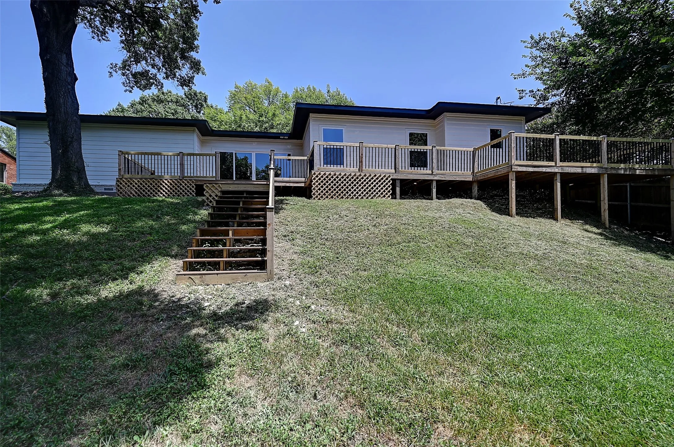 Single Family Residence For Sale in Tarrant County , 3900 Pelham Road, Fort Worth, Texas 76116, 5 Bedroom, 4 Bathroom, 2 Garage spaces, 3,200 Sqft, built in 1957, mls#21334000, Real Estate Agent in Fort Worth, Homes For Sale in Tarrant county, Homes For Sale in Fort Worth, Realtor in Fort Worth Texas, Real Estate Brokerage Independent Realty Texas, Luminita Cordes Realtor