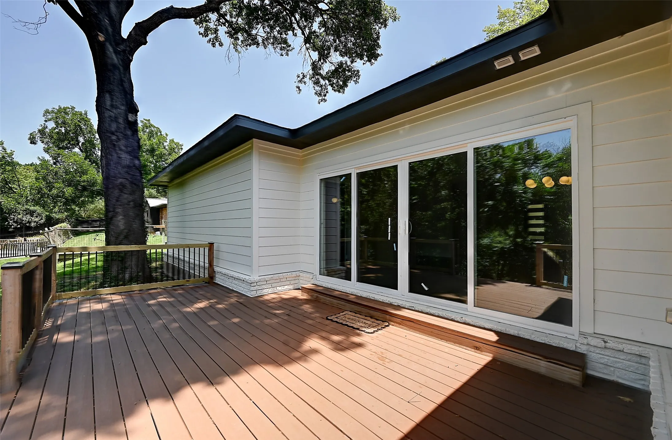 Single Family Residence For Sale in Tarrant County , 3900 Pelham Road, Fort Worth, Texas 76116, 5 Bedroom, 4 Bathroom, 2 Garage spaces, 3,200 Sqft, built in 1957, mls#21334000, Real Estate Agent in Fort Worth, Homes For Sale in Tarrant county, Homes For Sale in Fort Worth, Realtor in Fort Worth Texas, Real Estate Brokerage Independent Realty Texas, Luminita Cordes Realtor