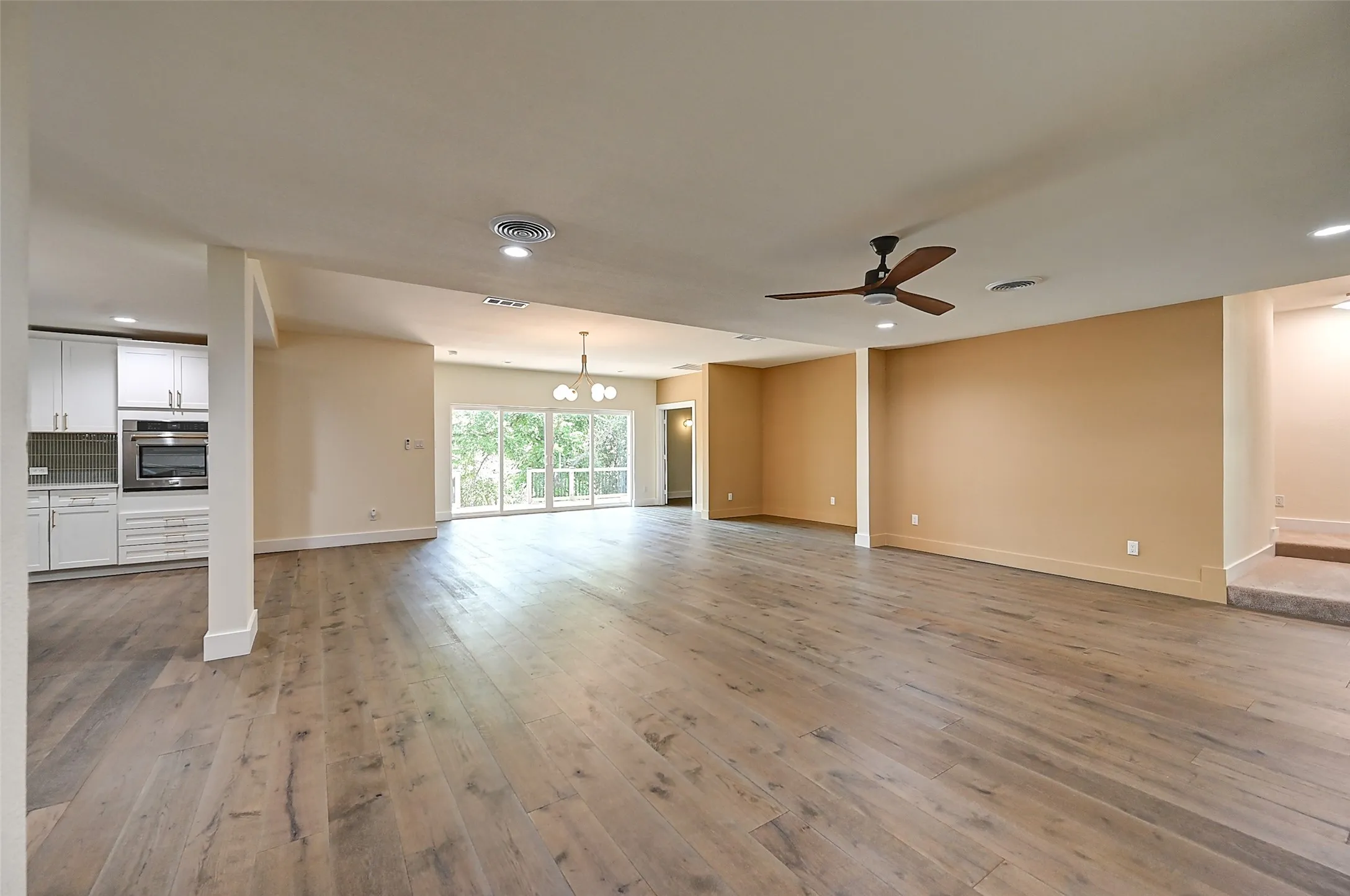 Single Family Residence For Sale in Tarrant County , 3900 Pelham Road, Fort Worth, Texas 76116, 5 Bedroom, 4 Bathroom, 2 Garage spaces, 3,200 Sqft, built in 1957, mls#21334000, Real Estate Agent in Fort Worth, Homes For Sale in Tarrant county, Homes For Sale in Fort Worth, Realtor in Fort Worth Texas, Real Estate Brokerage Independent Realty Texas, Luminita Cordes Realtor