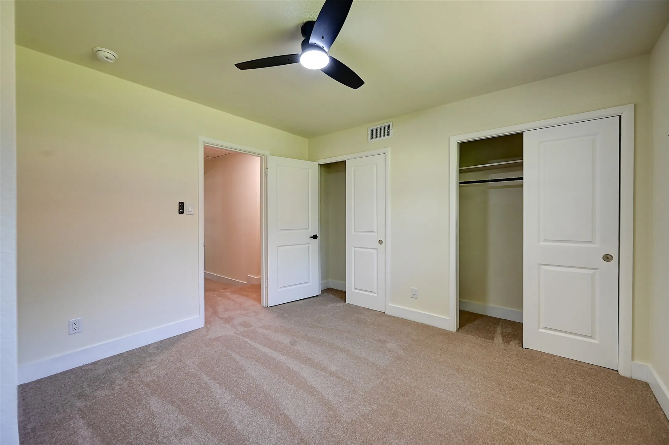 Single Family Residence For Sale in Tarrant County , 3900 Pelham Road, Fort Worth, Texas 76116, 5 Bedroom, 4 Bathroom, 2 Garage spaces, 3,200 Sqft, built in 1957, mls#21334000, Real Estate Agent in Fort Worth, Homes For Sale in Tarrant county, Homes For Sale in Fort Worth, Realtor in Fort Worth Texas, Real Estate Brokerage Independent Realty Texas, Luminita Cordes Realtor