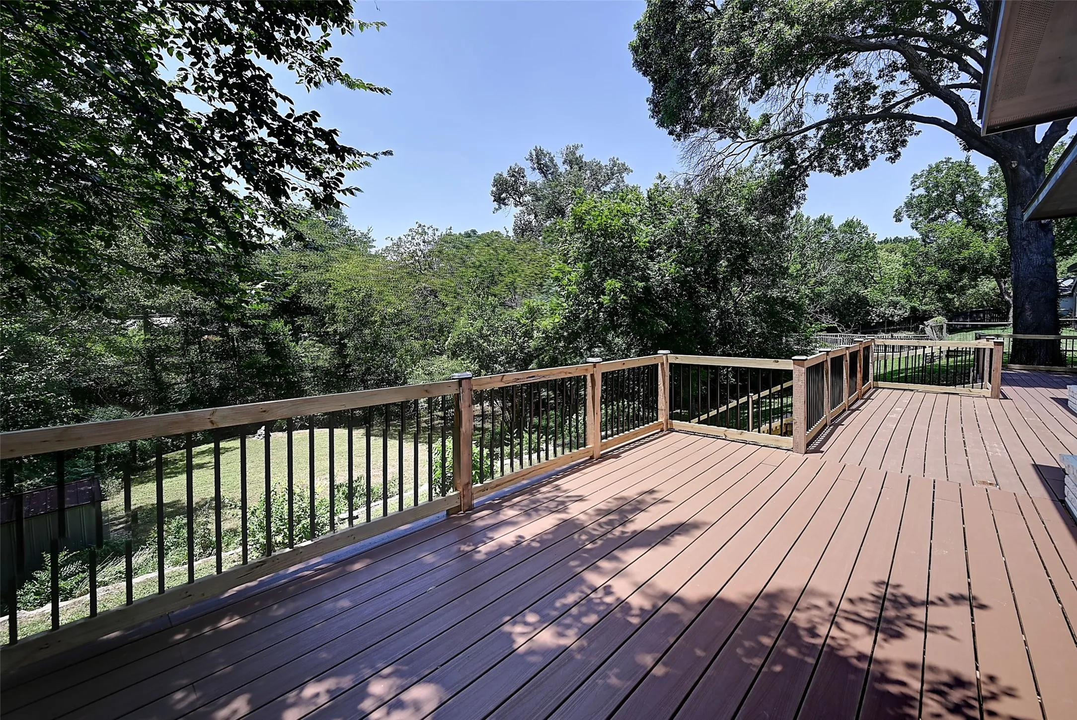 Single Family Residence For Sale in Tarrant County , 3900 Pelham Road, Fort Worth, Texas 76116, 5 Bedroom, 4 Bathroom, 2 Garage spaces, 3,200 Sqft, built in 1957, mls#21334000, Real Estate Agent in Fort Worth, Homes For Sale in Tarrant county, Homes For Sale in Fort Worth, Realtor in Fort Worth Texas, Real Estate Brokerage Independent Realty Texas, Luminita Cordes Realtor