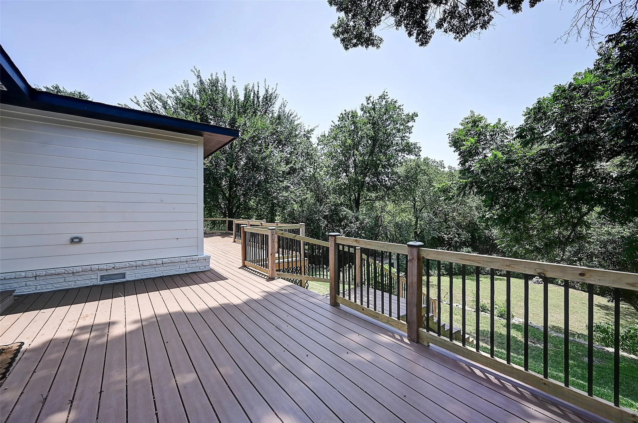 Single Family Residence For Sale in Tarrant County , 3900 Pelham Road, Fort Worth, Texas 76116, 5 Bedroom, 4 Bathroom, 2 Garage spaces, 3,200 Sqft, built in 1957, mls#21334000, Real Estate Agent in Fort Worth, Homes For Sale in Tarrant county, Homes For Sale in Fort Worth, Realtor in Fort Worth Texas, Real Estate Brokerage Independent Realty Texas, Luminita Cordes Realtor