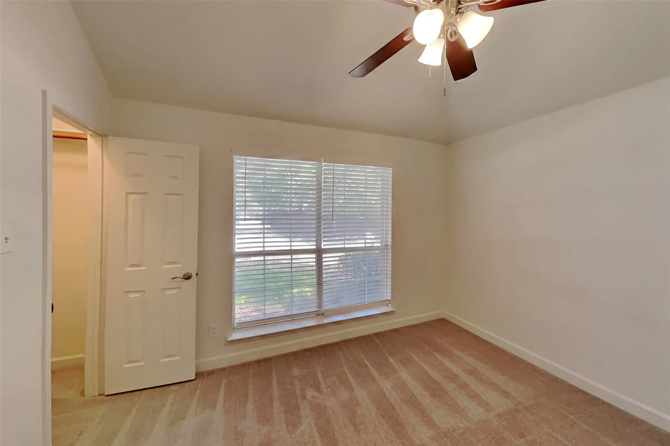 Single Family Residence For Rent in Collin County , 4307 Trailridge Drive, Frisco, Texas 75035, 4 Bedroom, 2 Bathroom, 2 Garage spaces, 2,140 Sqft, built in 1999, mls#21340955, Real Estate Agent in Frisco, Homes For Rent in Collin county, Homes For Rent in Frisco, Realtor in Frisco Texas, Real Estate Brokerage Independent Realty Texas, Luminita Cordes Realtor