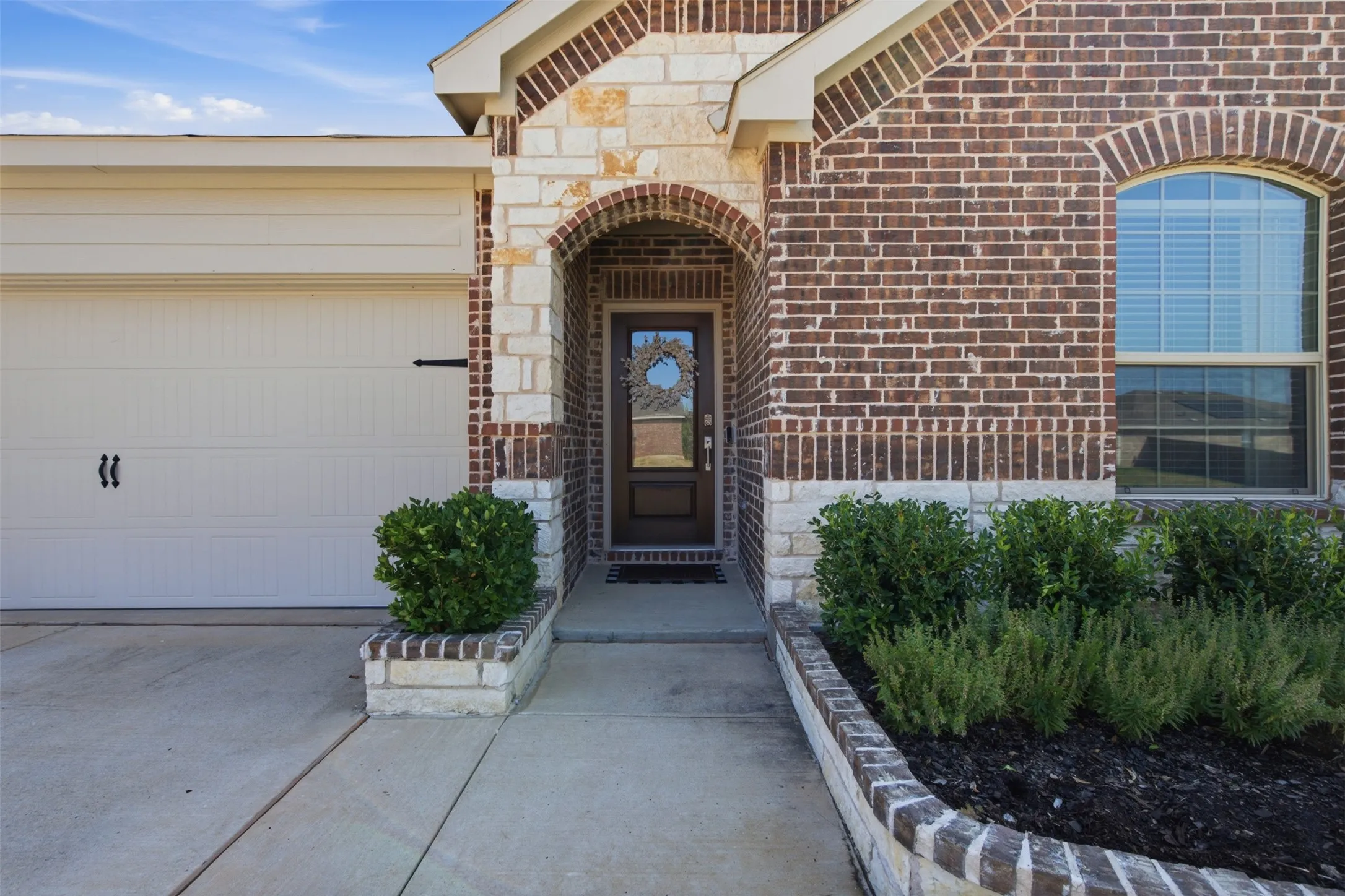 Single Family Residence For Sale in Denton County , 3504 Maroon Creek Road, Aubrey, Texas 76227, 4 Bedroom, 2 Bathroom, 2 Garage spaces, 2,010 Sqft, built in 2022, mls#21338333, Real Estate Agent in Aubrey, Homes For Sale in Denton county, Homes For Sale in Aubrey, Realtor in Aubrey Texas, Real Estate Brokerage Independent Realty Texas, Luminita Cordes Realtor
