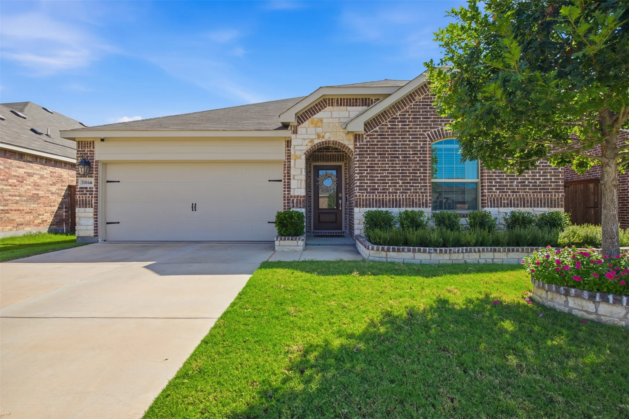 Single Family Residence For Sale in Denton County , 3504 Maroon Creek Road, Aubrey, Texas 76227, 4 Bedroom, 2 Bathroom, 2 Garage spaces, 2,010 Sqft, built in 2022, mls#21338333, Real Estate Agent in Aubrey, Homes For Sale in Denton county, Homes For Sale in Aubrey, Realtor in Aubrey Texas, Real Estate Brokerage Independent Realty Texas, Luminita Cordes Realtor