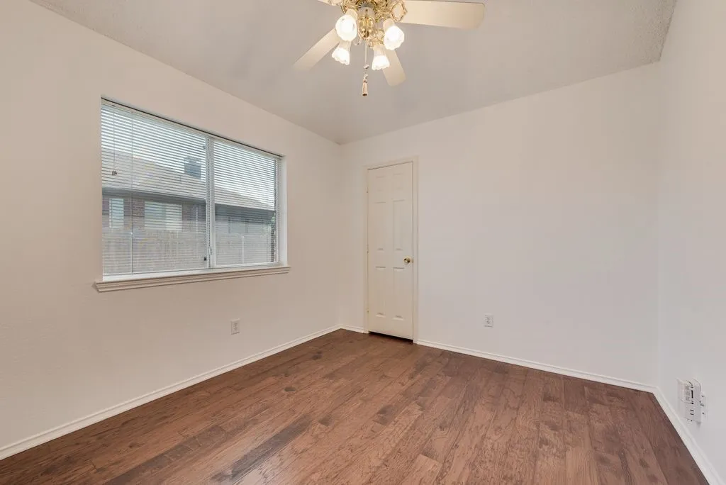 Single Family Residence For Sale in Dallas County , 2704 Crooked Creek, Mesquite, Texas 75181, 4 Bedroom, 2 Bathroom, 2 Garage spaces, 2,189 Sqft, built in 1996, mls#21339148, Real Estate Agent in Mesquite, Homes For Sale in Dallas county, Homes For Sale in Mesquite, Realtor in Mesquite Texas, Real Estate Brokerage Independent Realty Texas, Luminita Cordes Realtor