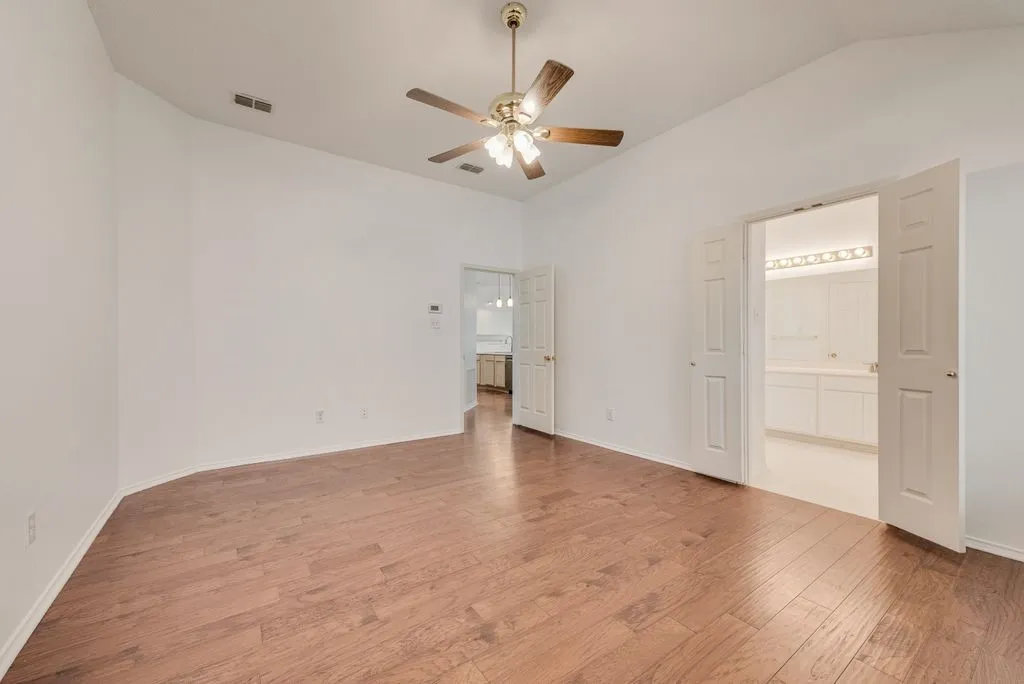 Single Family Residence For Sale in Dallas County , 2704 Crooked Creek, Mesquite, Texas 75181, 4 Bedroom, 2 Bathroom, 2 Garage spaces, 2,189 Sqft, built in 1996, mls#21339148, Real Estate Agent in Mesquite, Homes For Sale in Dallas county, Homes For Sale in Mesquite, Realtor in Mesquite Texas, Real Estate Brokerage Independent Realty Texas, Luminita Cordes Realtor