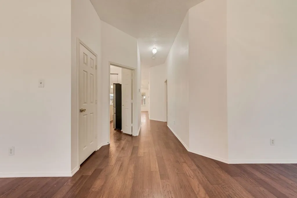 Single Family Residence For Sale in Dallas County , 2704 Crooked Creek, Mesquite, Texas 75181, 4 Bedroom, 2 Bathroom, 2 Garage spaces, 2,189 Sqft, built in 1996, mls#21339148, Real Estate Agent in Mesquite, Homes For Sale in Dallas county, Homes For Sale in Mesquite, Realtor in Mesquite Texas, Real Estate Brokerage Independent Realty Texas, Luminita Cordes Realtor