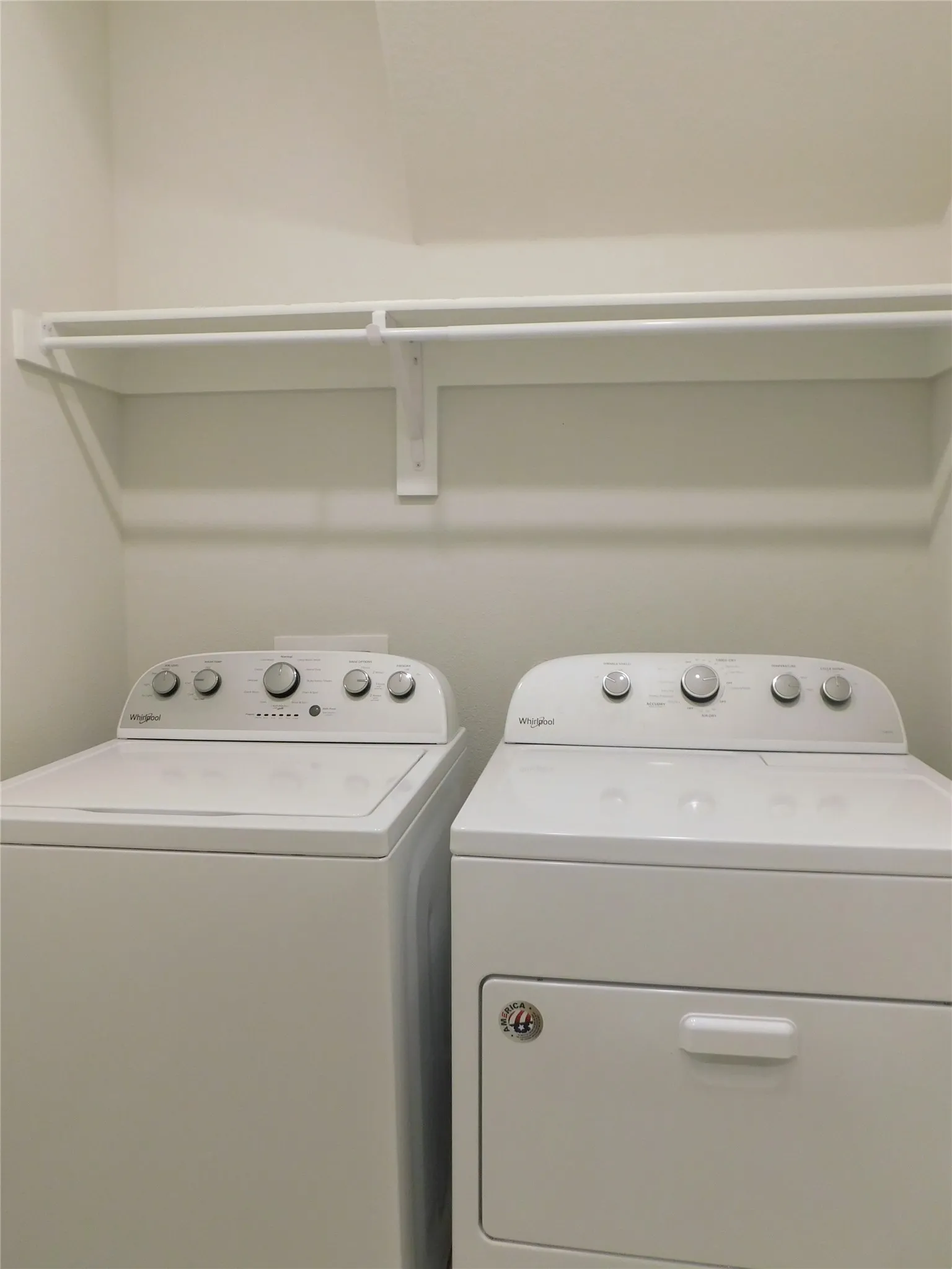 Single Family Residence For Rent in Denton County , 2037 Almassera Drive, Little Elm, Texas 75068, 3 Bedroom, 3 Bathroom, 2 Garage spaces, 2,423 Sqft, built in 2021, mls#21339427, Real Estate Agent in Little Elm, Homes For Rent in Denton county, Homes For Rent in Little Elm, Realtor in Little Elm Texas, Real Estate Brokerage Independent Realty Texas, Luminita Cordes Realtor