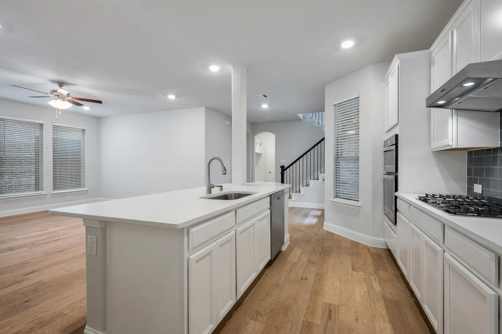 Single Family Residence For Rent in Denton County , 2037 Almassera Drive, Little Elm, Texas 75068, 3 Bedroom, 3 Bathroom, 2 Garage spaces, 2,423 Sqft, built in 2021, mls#21339427, Real Estate Agent in Little Elm, Homes For Rent in Denton county, Homes For Rent in Little Elm, Realtor in Little Elm Texas, Real Estate Brokerage Independent Realty Texas, Luminita Cordes Realtor