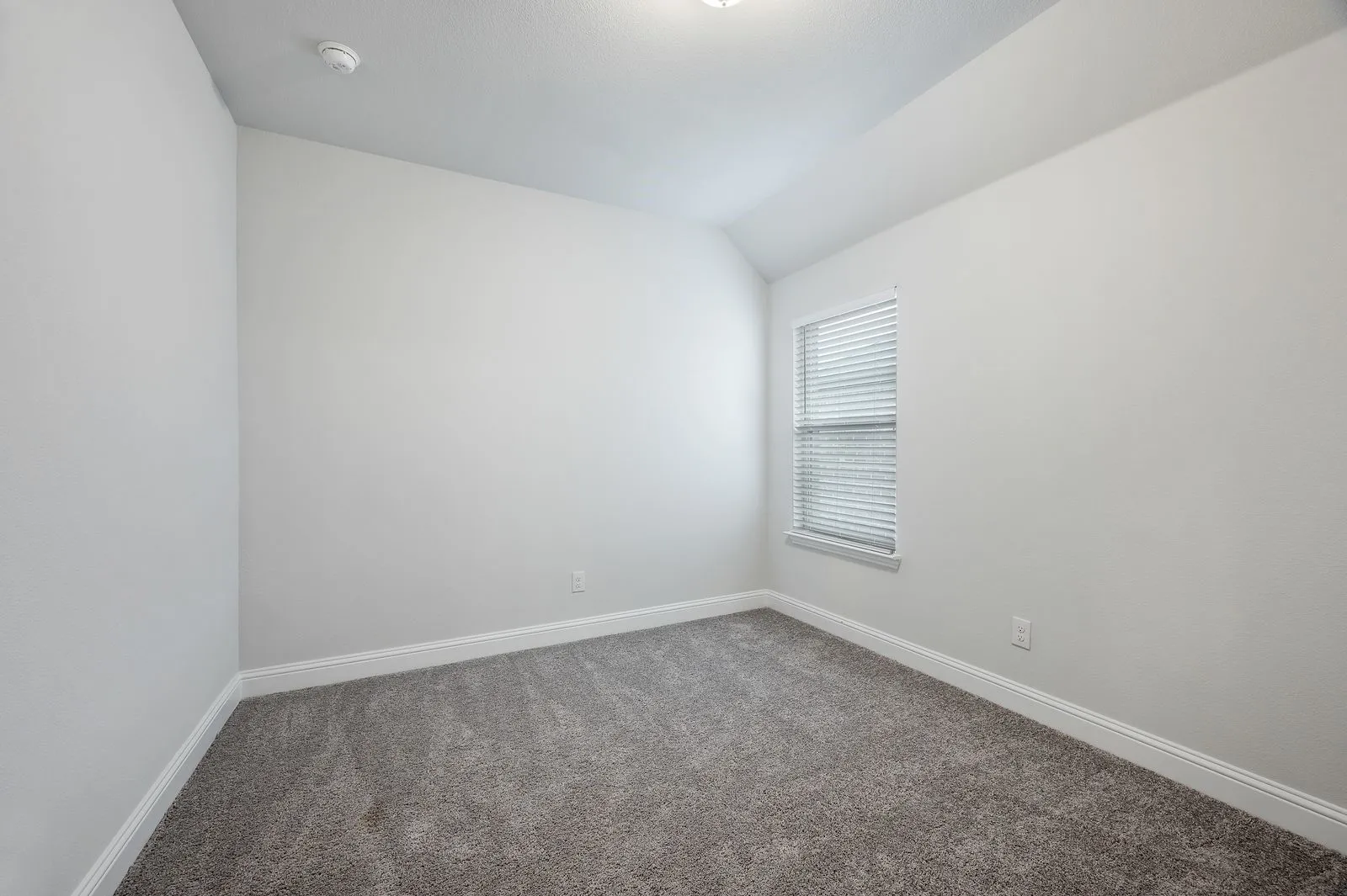 Single Family Residence For Rent in Denton County , 2037 Almassera Drive, Little Elm, Texas 75068, 3 Bedroom, 3 Bathroom, 2 Garage spaces, 2,423 Sqft, built in 2021, mls#21339427, Real Estate Agent in Little Elm, Homes For Rent in Denton county, Homes For Rent in Little Elm, Realtor in Little Elm Texas, Real Estate Brokerage Independent Realty Texas, Luminita Cordes Realtor