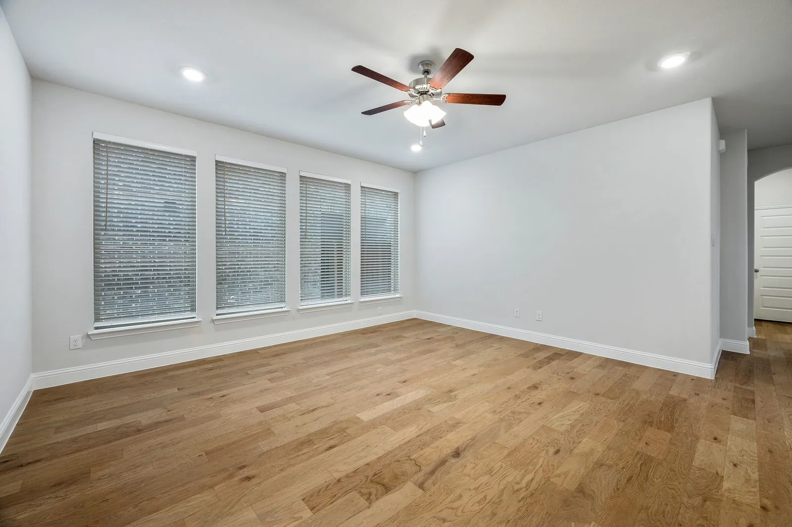 Single Family Residence For Rent in Denton County , 2037 Almassera Drive, Little Elm, Texas 75068, 3 Bedroom, 3 Bathroom, 2 Garage spaces, 2,423 Sqft, built in 2021, mls#21339427, Real Estate Agent in Little Elm, Homes For Rent in Denton county, Homes For Rent in Little Elm, Realtor in Little Elm Texas, Real Estate Brokerage Independent Realty Texas, Luminita Cordes Realtor