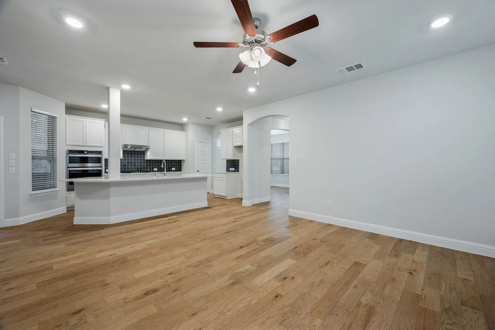 Single Family Residence For Rent in Denton County , 2037 Almassera Drive, Little Elm, Texas 75068, 3 Bedroom, 3 Bathroom, 2 Garage spaces, 2,423 Sqft, built in 2021, mls#21339427, Real Estate Agent in Little Elm, Homes For Rent in Denton county, Homes For Rent in Little Elm, Realtor in Little Elm Texas, Real Estate Brokerage Independent Realty Texas, Luminita Cordes Realtor