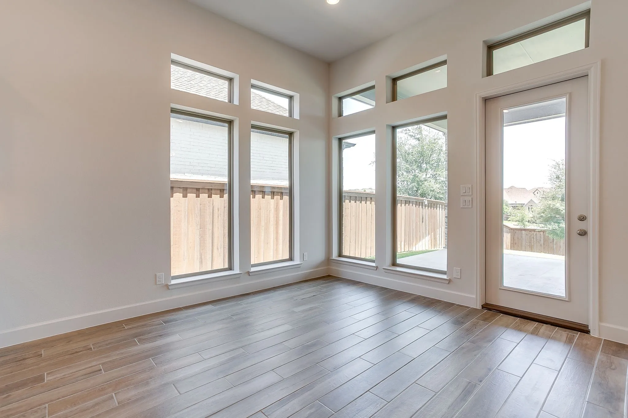 Single Family Residence For Sale in Tarrant County , 5729 Lake Jackson Drive, Fort Worth, Texas 76126, 4 Bedrooms, 4 Bathrooms, 2 Garage spaces, 2,936 Sqft, built in 2022, Price $695,000, mls#21340853, Real Estate Agent in Fort Worth, Homes For Sale in Tarrant county, Homes For Sale in Fort Worth, Realtor in Fort Worth Texas, Real Estate Brokerage Independent Realty Texas, Luminita Cordes Realtor