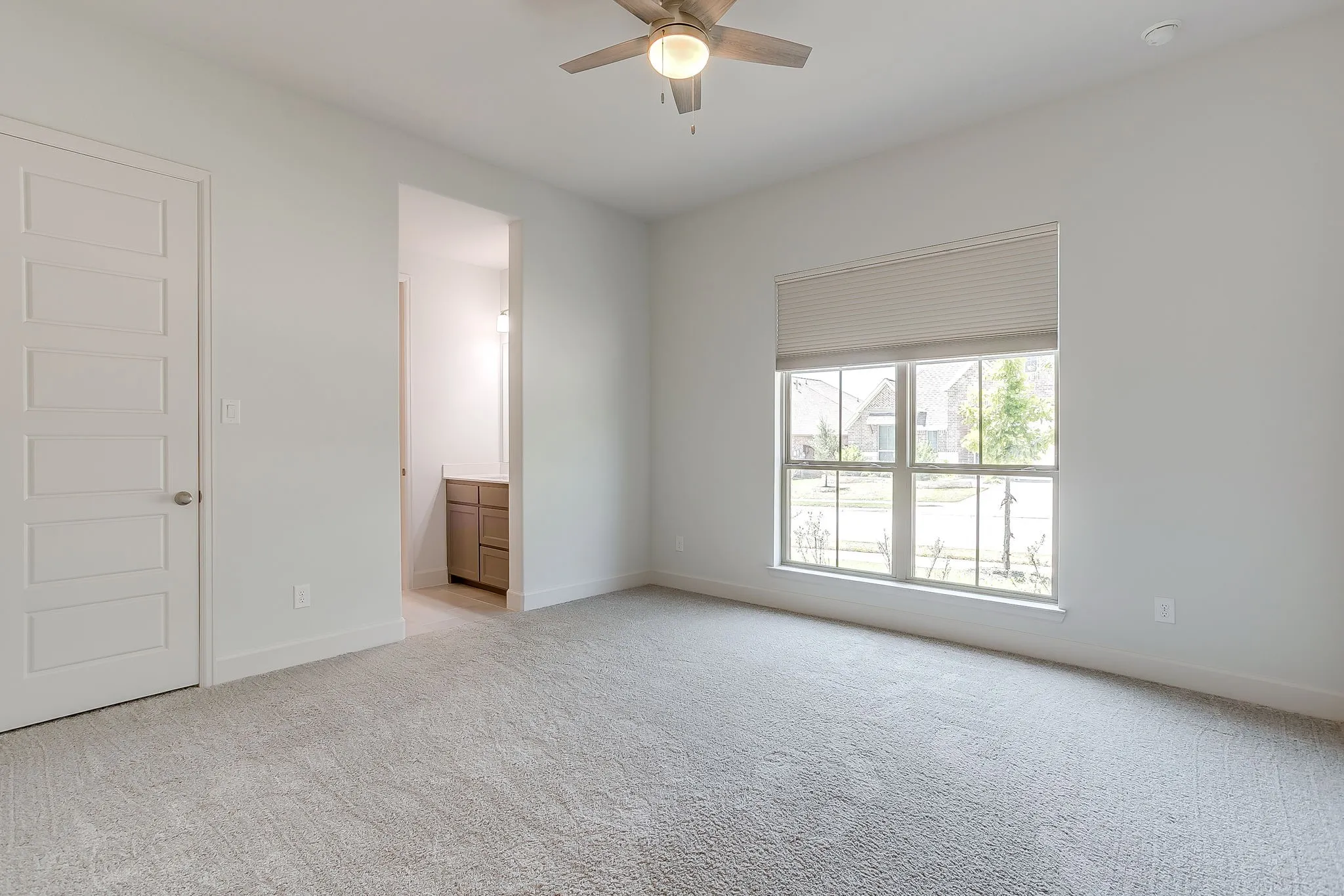 Single Family Residence For Sale in Tarrant County , 5729 Lake Jackson Drive, Fort Worth, Texas 76126, 4 Bedrooms, 4 Bathrooms, 2 Garage spaces, 2,936 Sqft, built in 2022, Price $695,000, mls#21340853, Real Estate Agent in Fort Worth, Homes For Sale in Tarrant county, Homes For Sale in Fort Worth, Realtor in Fort Worth Texas, Real Estate Brokerage Independent Realty Texas, Luminita Cordes Realtor