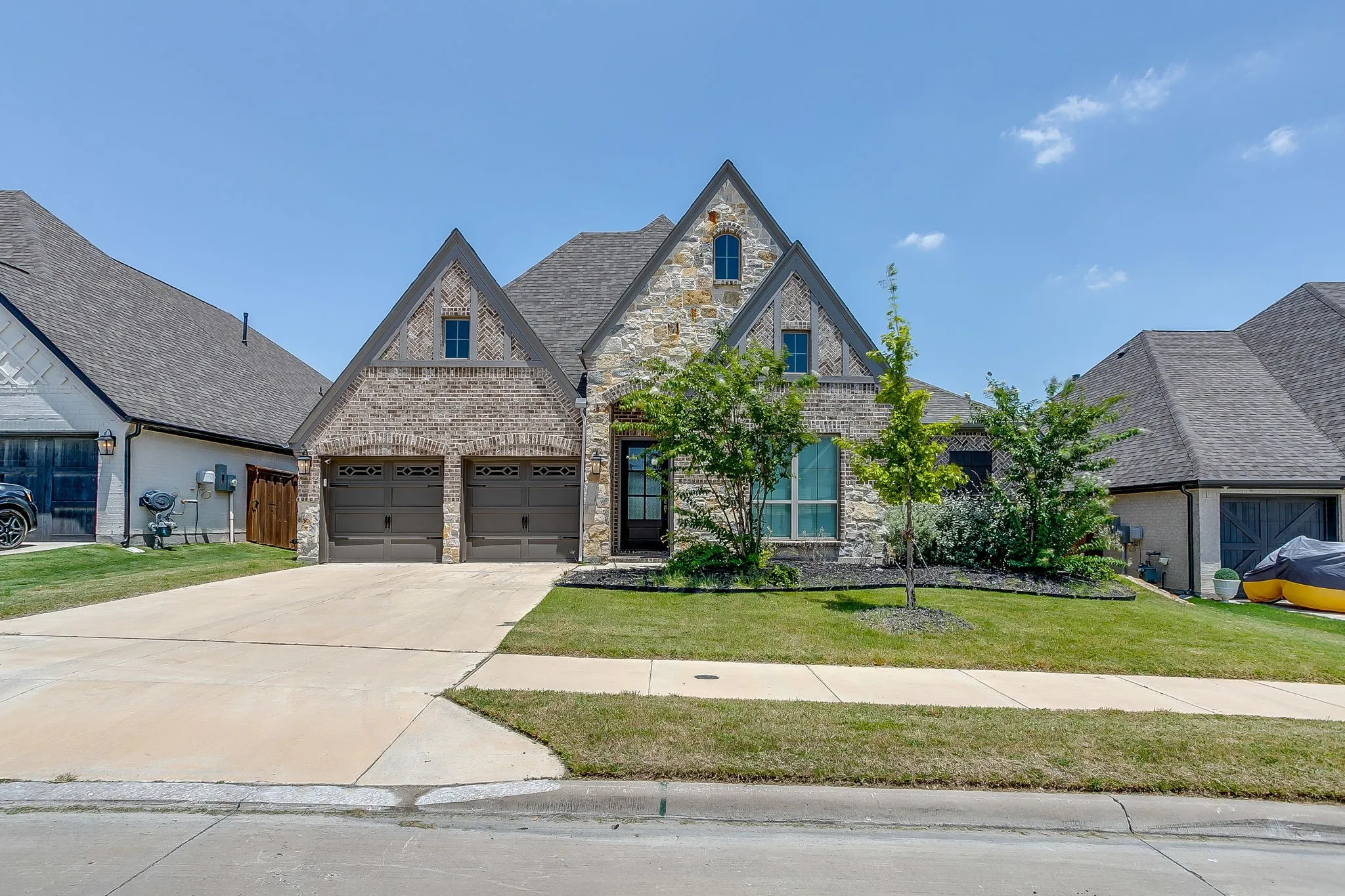 Single Family Residence For Sale in Tarrant County , 5729 Lake Jackson Drive, Fort Worth, Texas 76126, 4 Bedrooms, 4 Bathrooms, 2 Garage spaces, 2,936 Sqft, built in 2022, Price $695,000, mls#21340853, Real Estate Agent in Fort Worth, Homes For Sale in Tarrant county, Homes For Sale in Fort Worth, Realtor in Fort Worth Texas, Real Estate Brokerage Independent Realty Texas, Luminita Cordes Realtor