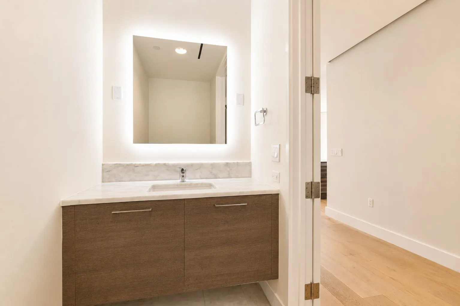 Condominium For Rent in Collin County , 7901 Windrose Avenue 603, Plano, Texas 75024, 2 Bedroom, 3 Bathroom, 2 Garage spaces, 1,834 Sqft, built in 2020, mls#21340974, Real Estate Agent in Plano, Homes For Rent in Collin county, Homes For Rent in Plano, Realtor in Plano Texas, Real Estate Brokerage Independent Realty Texas, Luminita Cordes Realtor