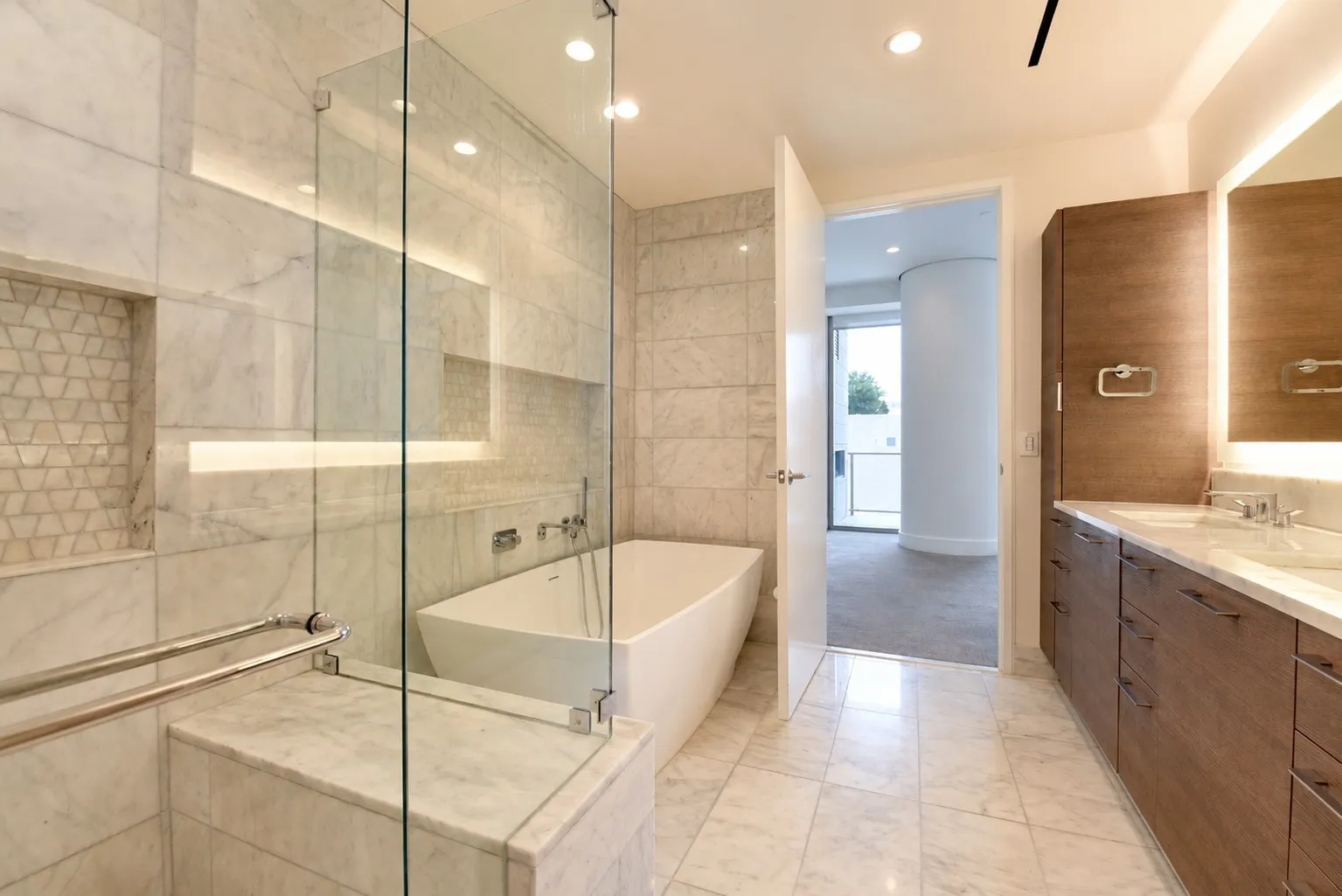 Condominium For Rent in Collin County , 7901 Windrose Avenue 603, Plano, Texas 75024, 2 Bedroom, 3 Bathroom, 2 Garage spaces, 1,834 Sqft, built in 2020, mls#21340974, Real Estate Agent in Plano, Homes For Rent in Collin county, Homes For Rent in Plano, Realtor in Plano Texas, Real Estate Brokerage Independent Realty Texas, Luminita Cordes Realtor