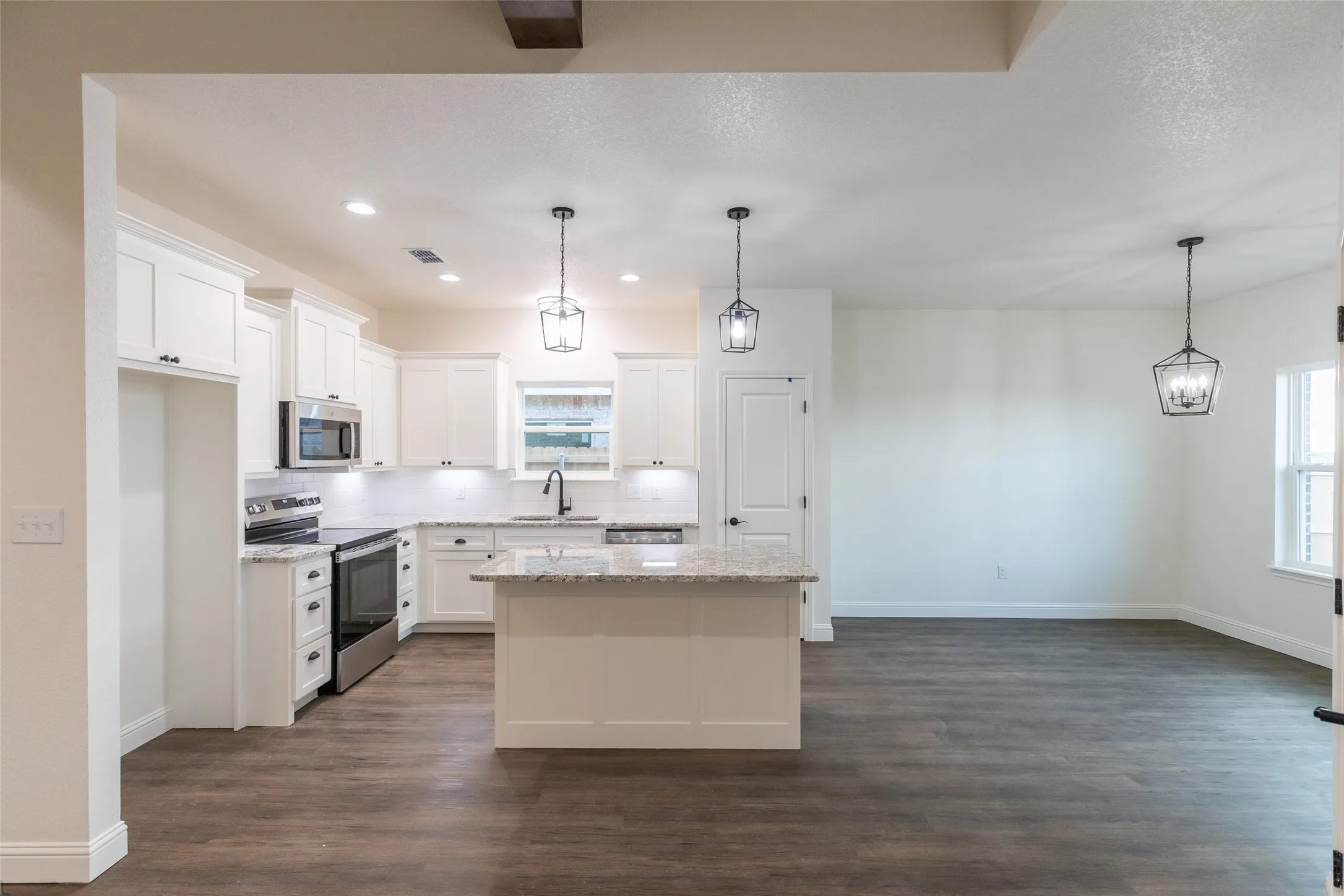 Single Family Residence For Sale in Taylor County , 7658 Wildflower Way, Abilene, Texas 79602, 3 Bedroom, 2 Bathroom, 2 Garage spaces, 1,763 Sqft, built in 2026, mls#21340978, Real Estate Agent in Abilene, Homes For Sale in Taylor county, Homes For Sale in Abilene, Realtor in Abilene Texas, Real Estate Brokerage Independent Realty Texas, Luminita Cordes Realtor