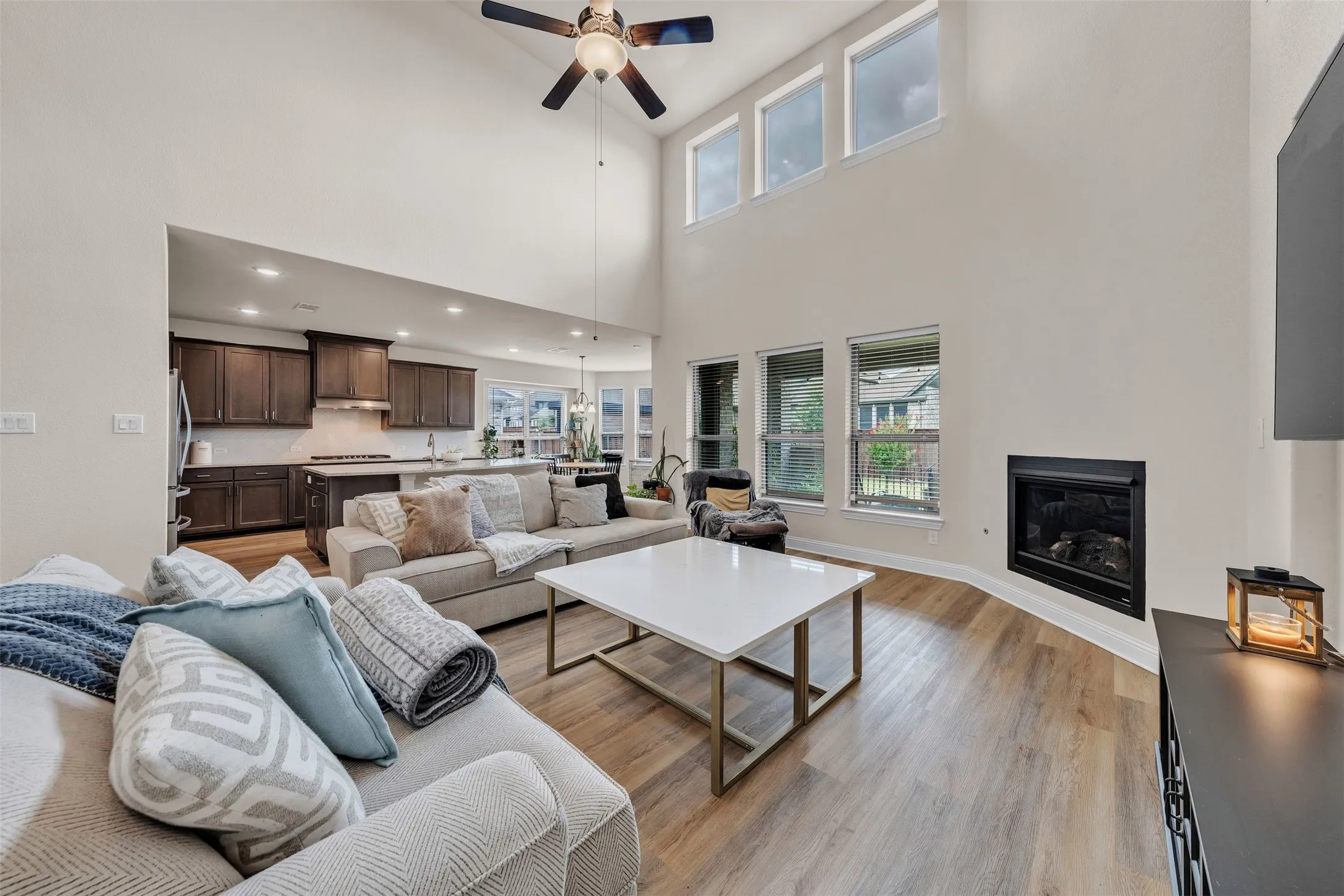 Single Family Residence For Sale in Johnson County , 2103 Horizon Drive, Mansfield, Texas 76063, 5 Bedroom, 4 Bathroom, 3 Garage spaces, 3,704 Sqft, built in 2023, mls#21331807, Real Estate Agent in Mansfield, Homes For Sale in Johnson county, Homes For Sale in Mansfield, Realtor in Mansfield Texas, Real Estate Brokerage Independent Realty Texas, Luminita Cordes Realtor