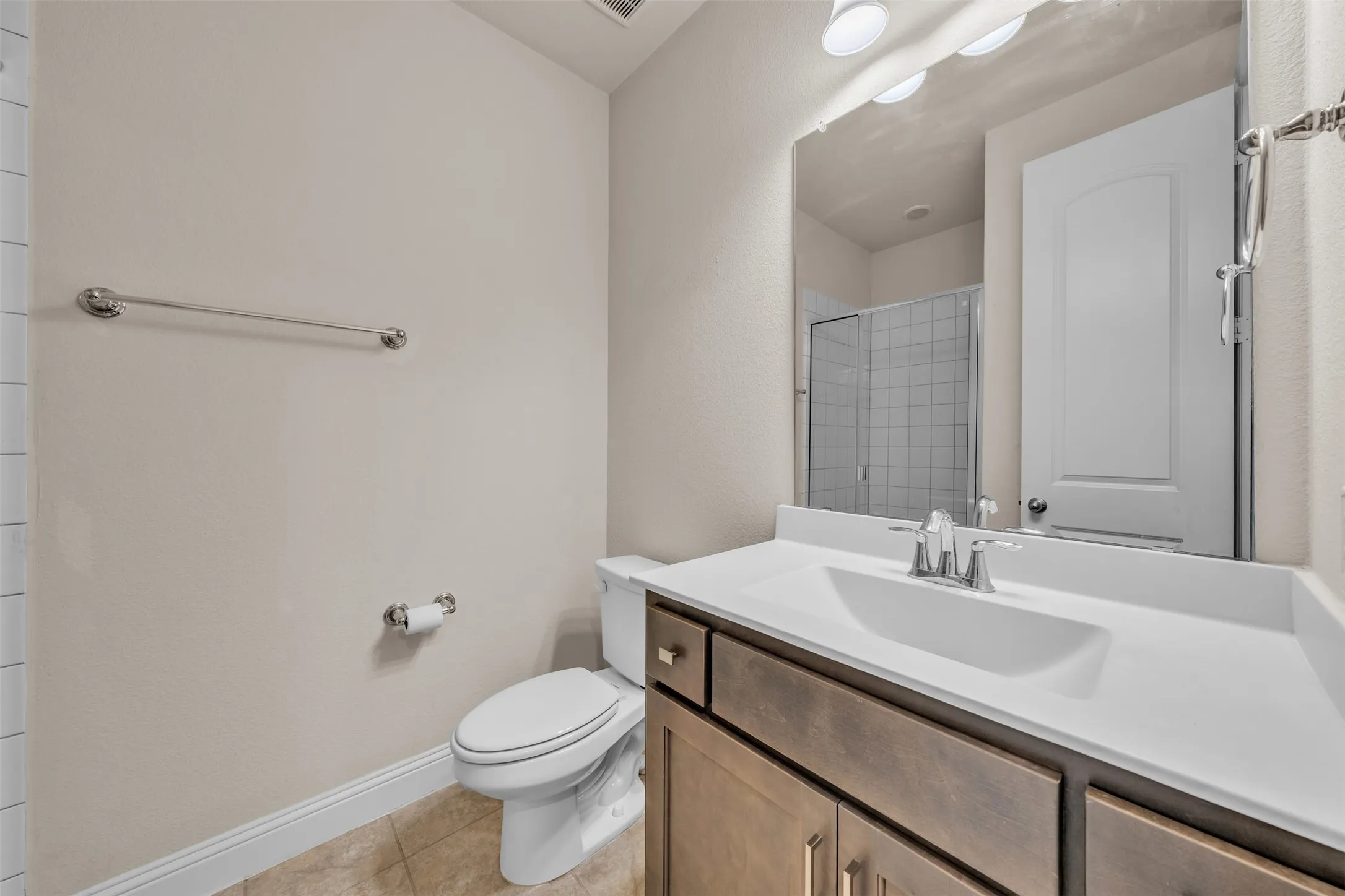 Single Family Residence For Sale in Johnson County , 2103 Horizon Drive, Mansfield, Texas 76063, 5 Bedroom, 4 Bathroom, 3 Garage spaces, 3,704 Sqft, built in 2023, mls#21331807, Real Estate Agent in Mansfield, Homes For Sale in Johnson county, Homes For Sale in Mansfield, Realtor in Mansfield Texas, Real Estate Brokerage Independent Realty Texas, Luminita Cordes Realtor