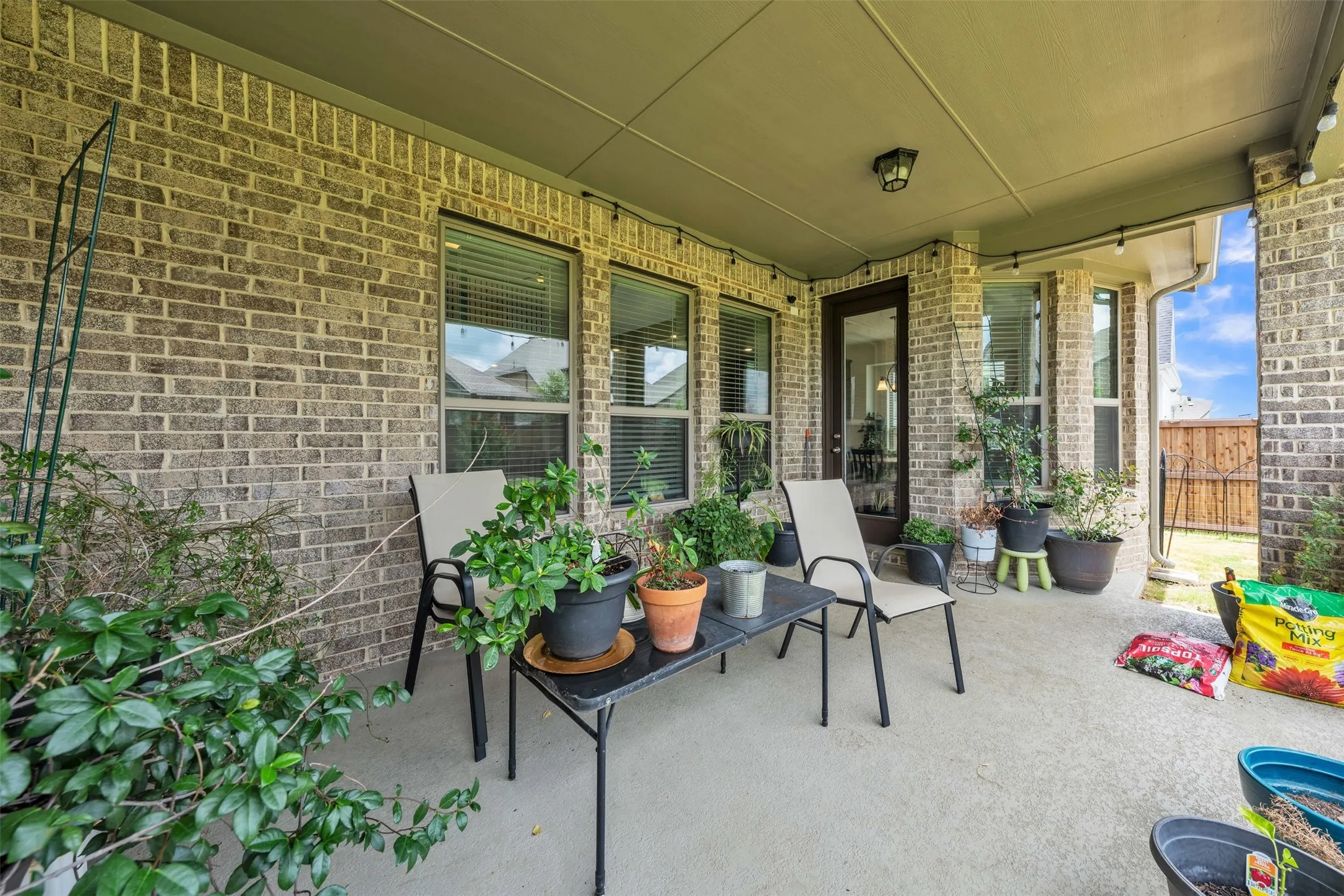 Single Family Residence For Sale in Johnson County , 2103 Horizon Drive, Mansfield, Texas 76063, 5 Bedroom, 4 Bathroom, 3 Garage spaces, 3,704 Sqft, built in 2023, mls#21331807, Real Estate Agent in Mansfield, Homes For Sale in Johnson county, Homes For Sale in Mansfield, Realtor in Mansfield Texas, Real Estate Brokerage Independent Realty Texas, Luminita Cordes Realtor