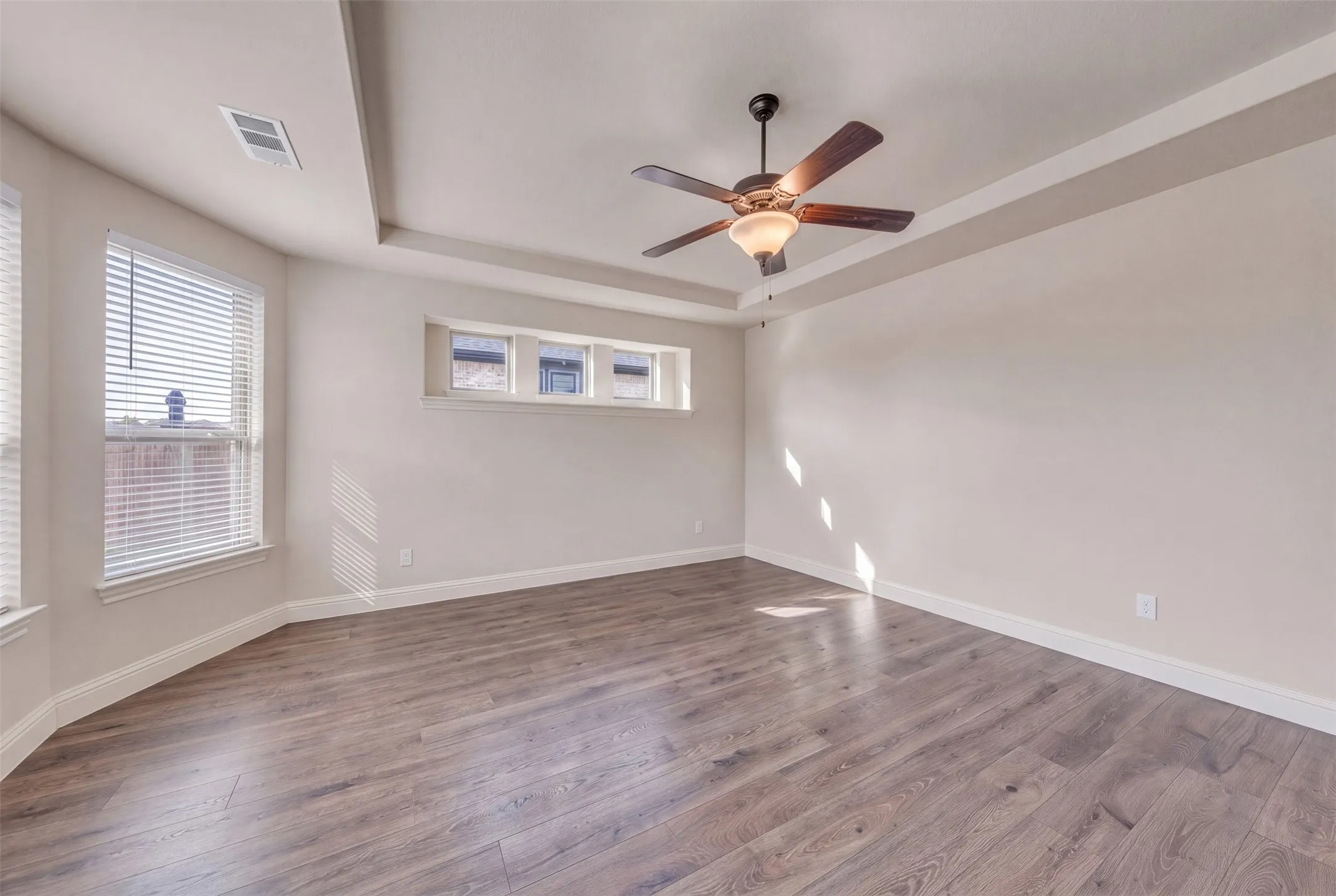 Single Family Residence For Sale in Johnson County , 2103 Horizon Drive, Mansfield, Texas 76063, 5 Bedroom, 4 Bathroom, 3 Garage spaces, 3,704 Sqft, built in 2023, mls#21331807, Real Estate Agent in Mansfield, Homes For Sale in Johnson county, Homes For Sale in Mansfield, Realtor in Mansfield Texas, Real Estate Brokerage Independent Realty Texas, Luminita Cordes Realtor