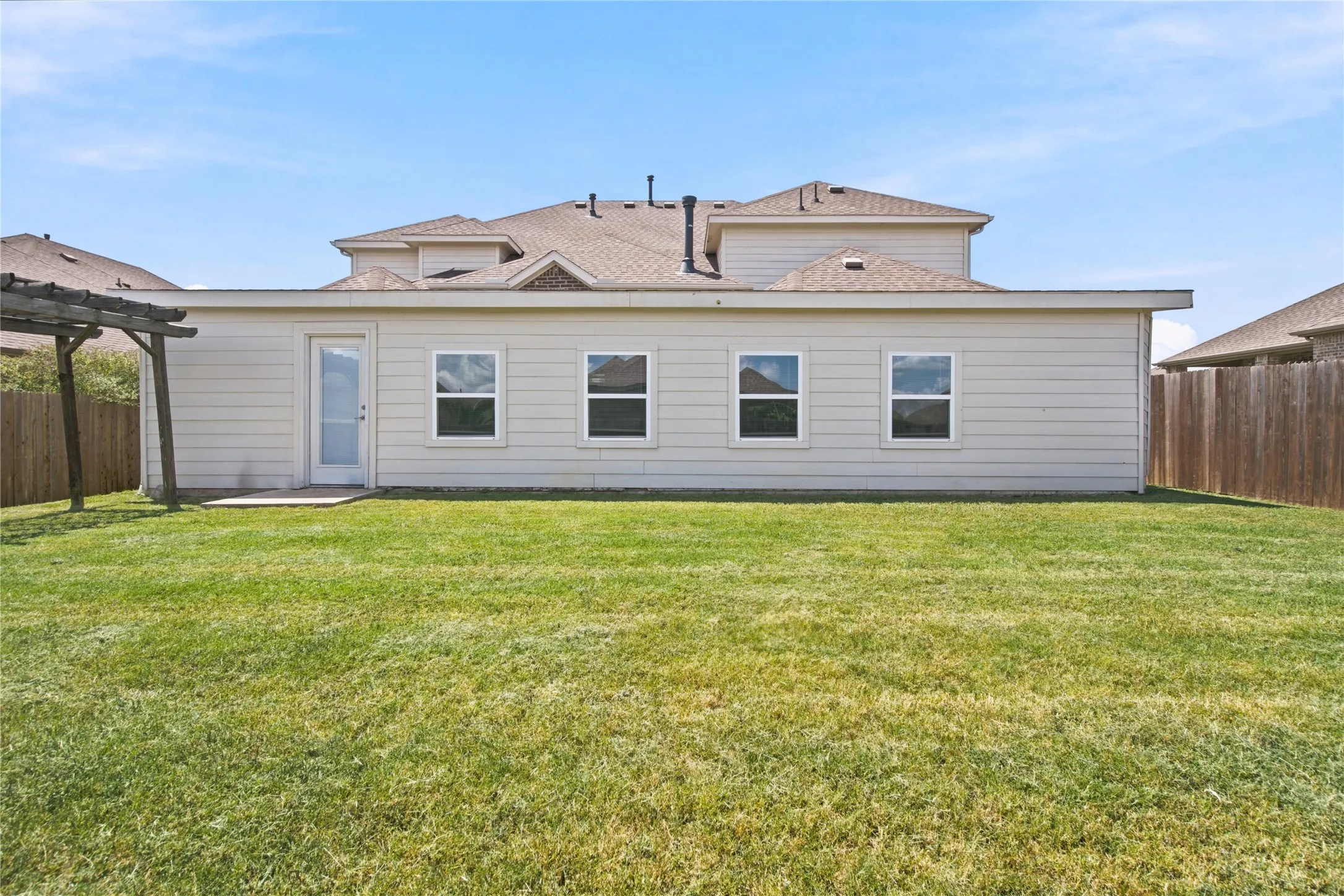 Single Family Residence For Sale in Ellis County , 2610 S Anson Road, Glenn Heights, Texas 75154, 5 Bedroom, 4 Bathroom, 2 Garage spaces, 5,003 Sqft, built in 2018, mls#21340269, Real Estate Agent in Glenn Heights, Homes For Sale in Ellis county, Homes For Sale in Glenn Heights, Realtor in Glenn Heights Texas, Real Estate Brokerage Independent Realty Texas, Luminita Cordes Realtor