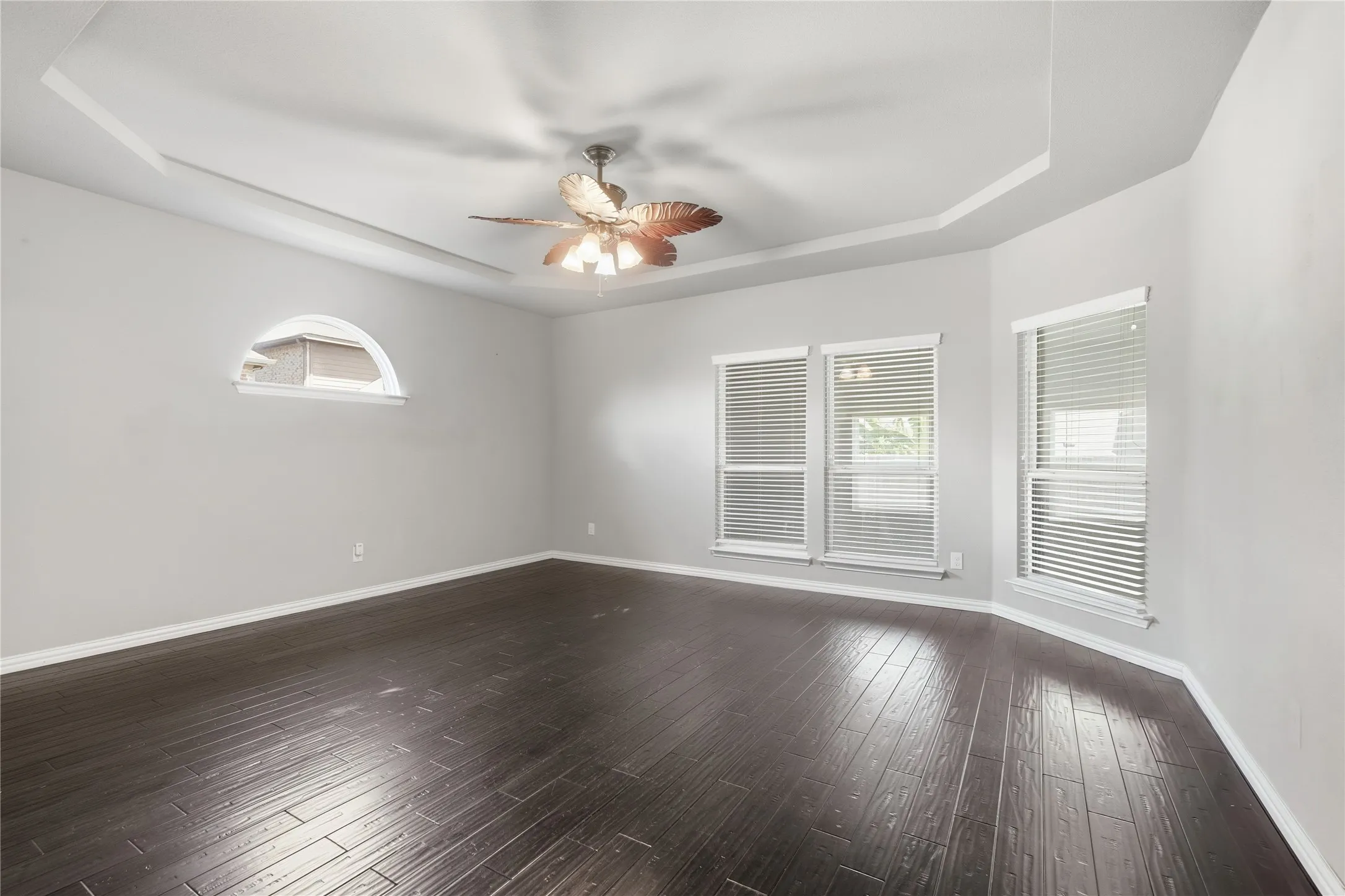 Single Family Residence For Sale in Ellis County , 2610 S Anson Road, Glenn Heights, Texas 75154, 5 Bedroom, 4 Bathroom, 2 Garage spaces, 5,003 Sqft, built in 2018, mls#21340269, Real Estate Agent in Glenn Heights, Homes For Sale in Ellis county, Homes For Sale in Glenn Heights, Realtor in Glenn Heights Texas, Real Estate Brokerage Independent Realty Texas, Luminita Cordes Realtor