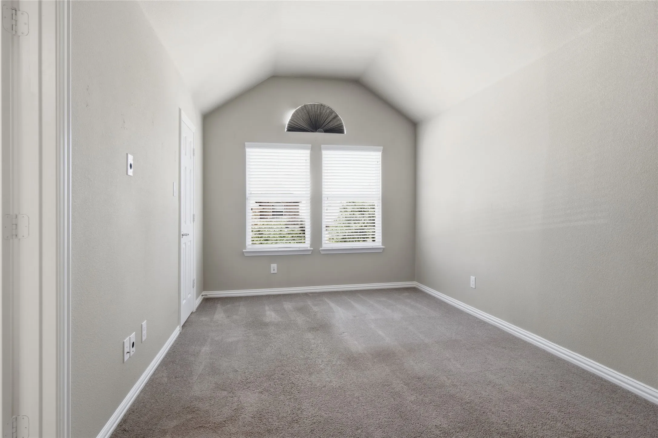 Single Family Residence For Sale in Ellis County , 2610 S Anson Road, Glenn Heights, Texas 75154, 5 Bedroom, 4 Bathroom, 2 Garage spaces, 5,003 Sqft, built in 2018, mls#21340269, Real Estate Agent in Glenn Heights, Homes For Sale in Ellis county, Homes For Sale in Glenn Heights, Realtor in Glenn Heights Texas, Real Estate Brokerage Independent Realty Texas, Luminita Cordes Realtor