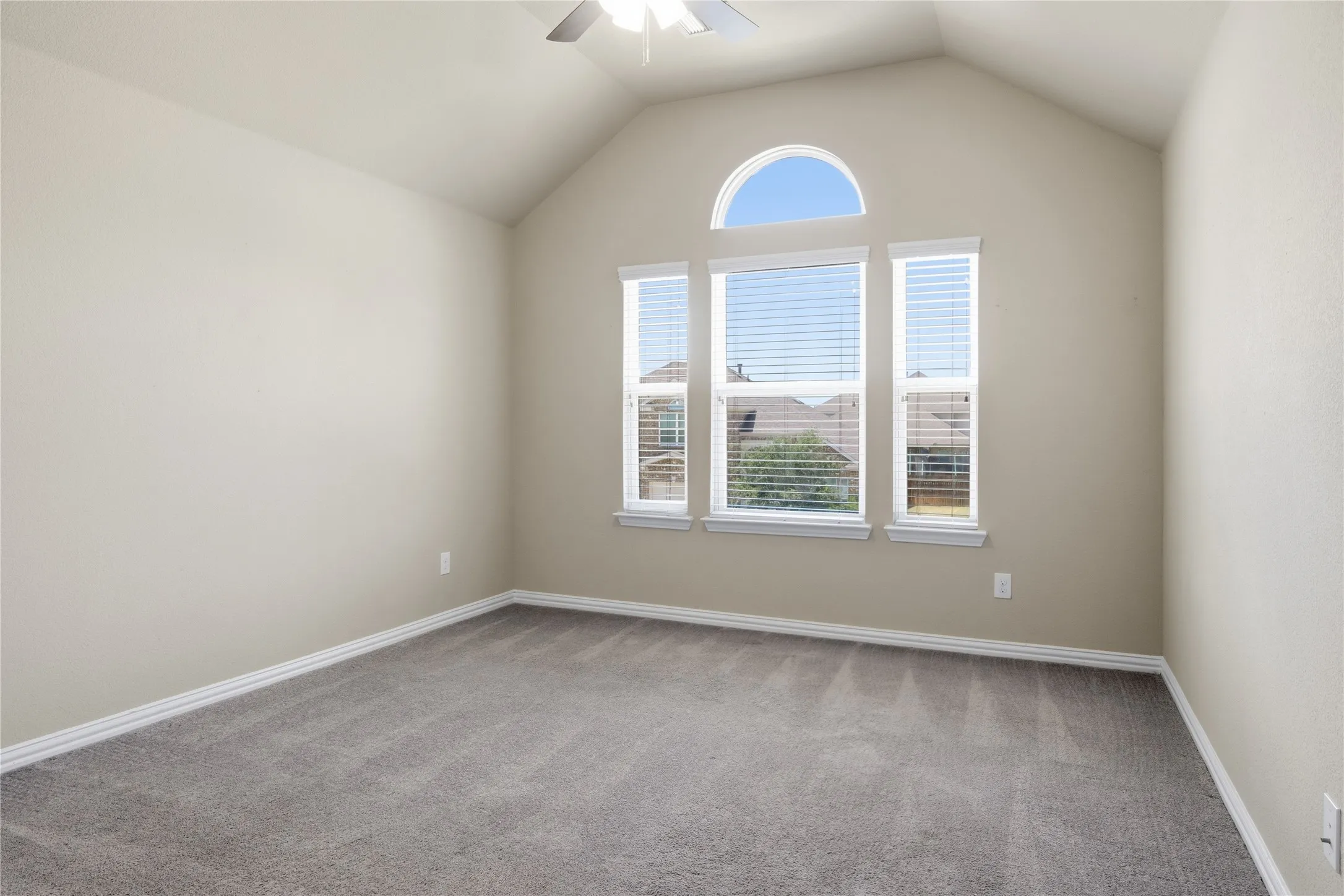 Single Family Residence For Sale in Ellis County , 2610 S Anson Road, Glenn Heights, Texas 75154, 5 Bedroom, 4 Bathroom, 2 Garage spaces, 5,003 Sqft, built in 2018, mls#21340269, Real Estate Agent in Glenn Heights, Homes For Sale in Ellis county, Homes For Sale in Glenn Heights, Realtor in Glenn Heights Texas, Real Estate Brokerage Independent Realty Texas, Luminita Cordes Realtor