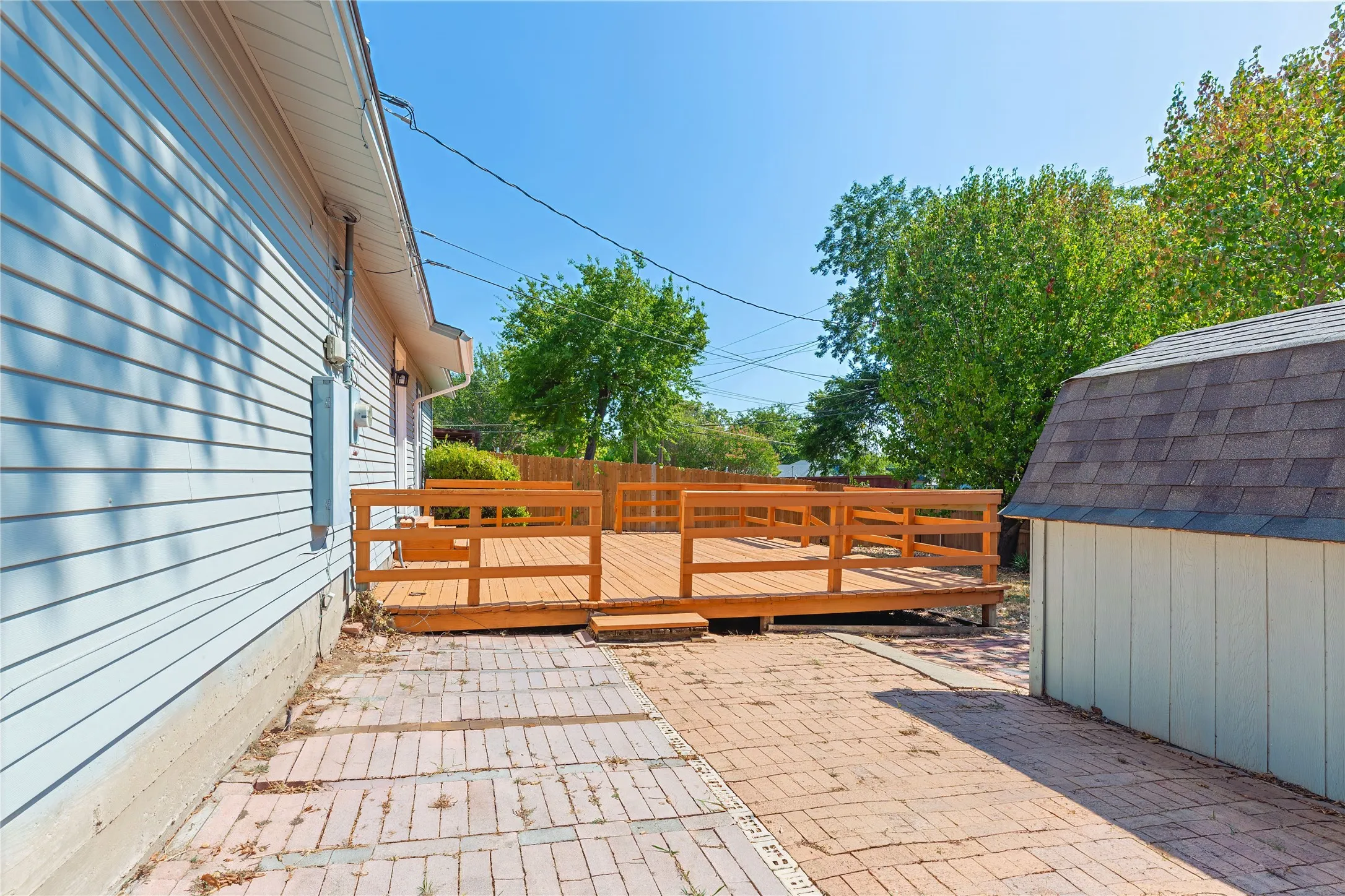 Single Family Residence For Sale in Dallas County , 12156 Dandridge Drive, Dallas, Texas 75243, 3 Bedroom, 3 Bathroom, 1 Garage spaces, 1,677 Sqft, built in 1956, mls#21340989, Real Estate Agent in Dallas, Homes For Sale in Dallas county, Homes For Sale in Dallas, Realtor in Dallas Texas, Real Estate Brokerage Independent Realty Texas, Luminita Cordes Realtor
