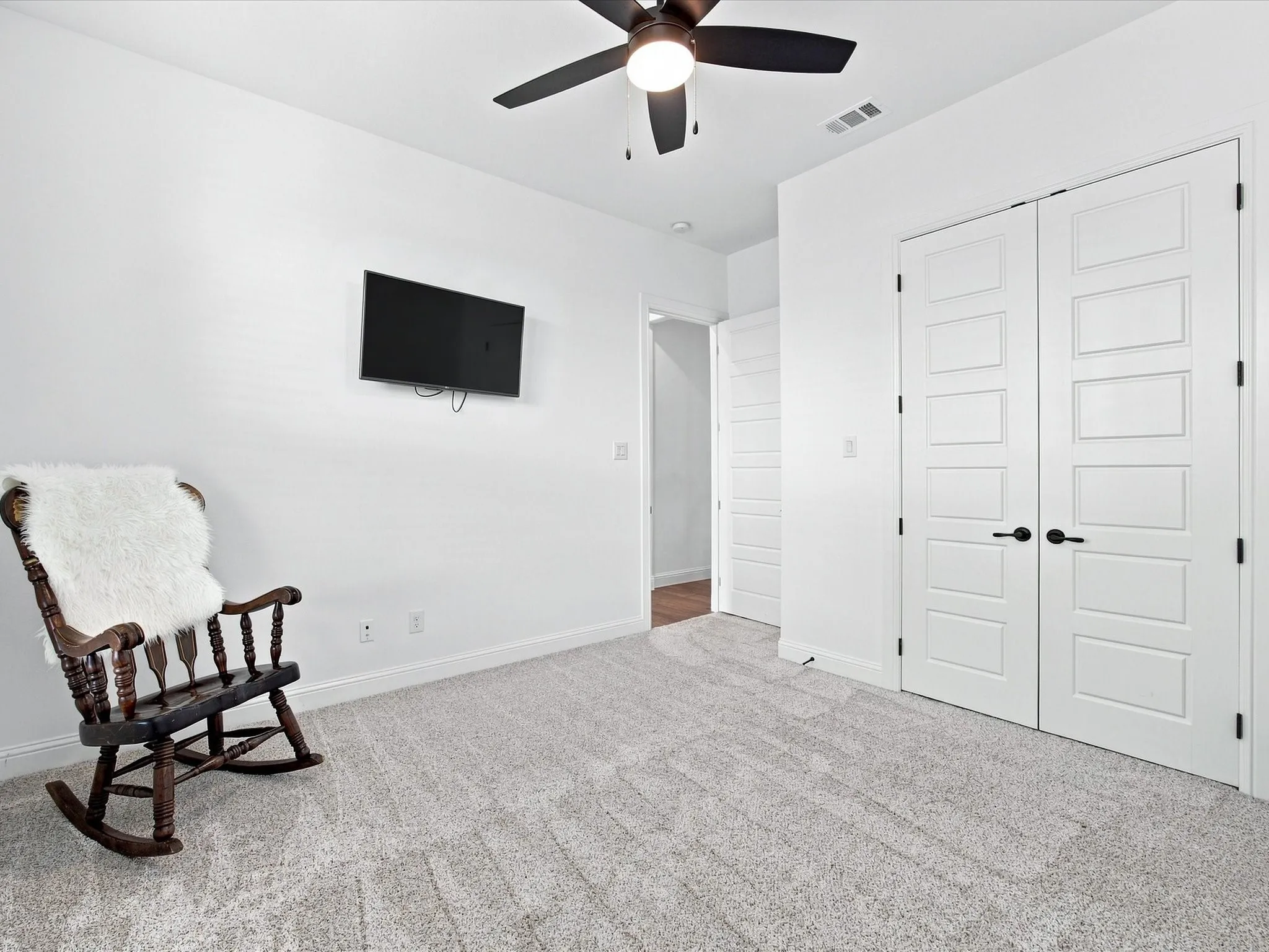 Single Family Residence For Sale in Parker County , 1095 Pioneer Crossing, Weatherford, Texas 76088, 3 Bedroom, 3 Bathroom, 3 Garage spaces, 2,208 Sqft, built in 2021, mls#21340981, Real Estate Agent in Weatherford, Homes For Sale in Parker county, Homes For Sale in Weatherford, Realtor in Weatherford Texas, Real Estate Brokerage Independent Realty Texas, Luminita Cordes Realtor