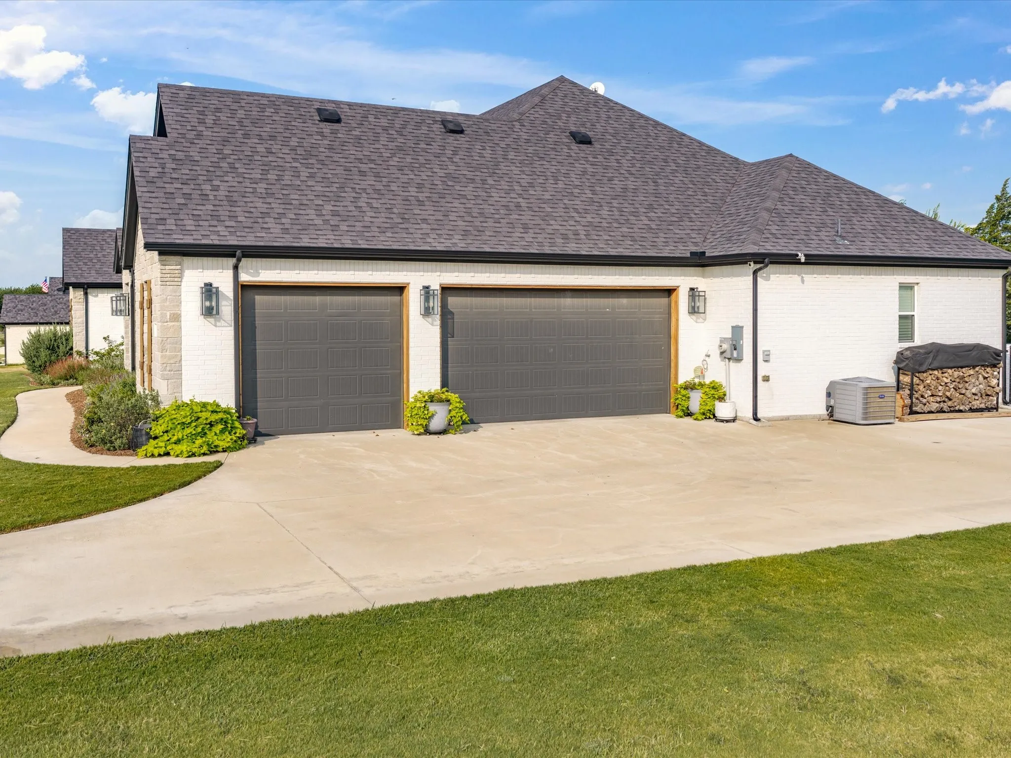 3 Car Garage