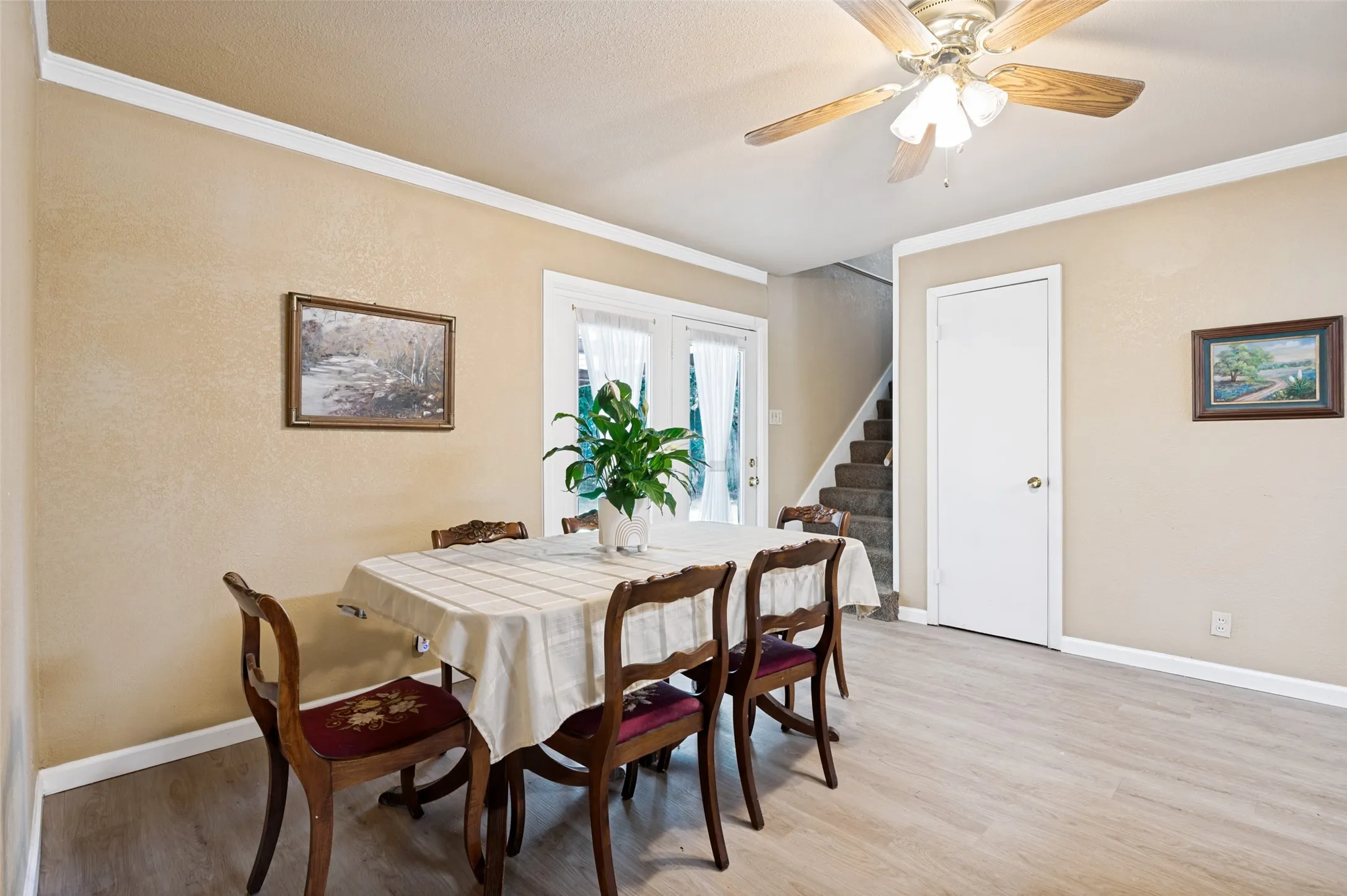 Single Family Residence For Sale in Tarrant County , 511 Simmons Drive, Euless, Texas 76040, 4 Bedroom, 2 Bathroom, 2 Garage spaces, 1,440 Sqft, built in 1962, mls#21340591, Real Estate Agent in Euless, Homes For Sale in Tarrant county, Homes For Sale in Euless, Realtor in Euless Texas, Real Estate Brokerage Independent Realty Texas, Luminita Cordes Realtor