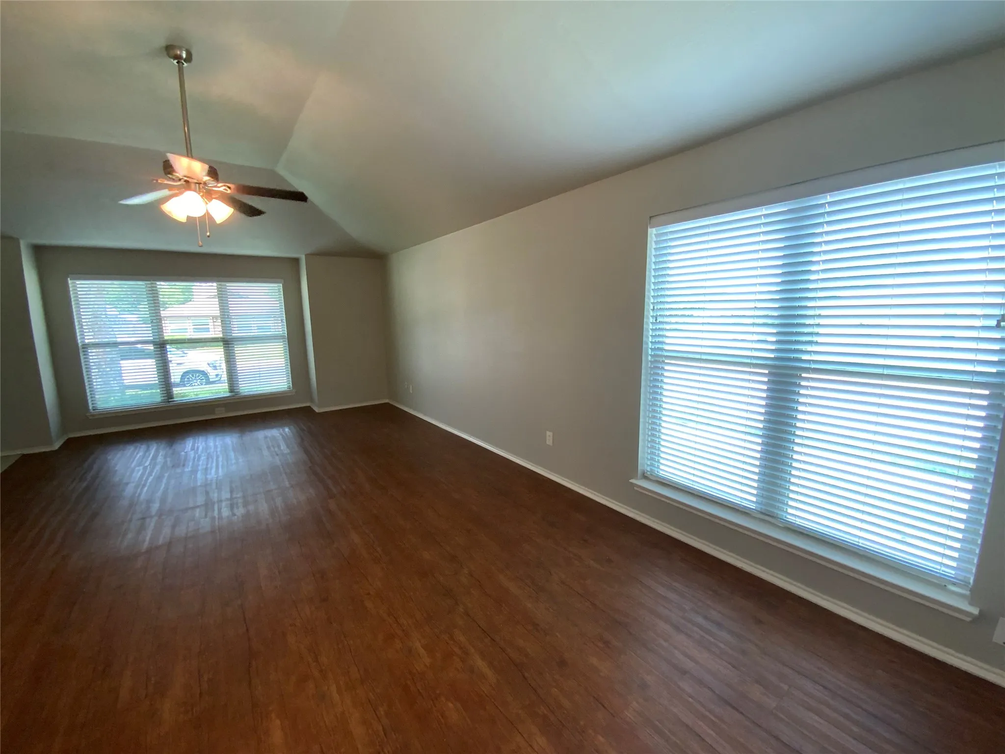 Duplex For Rent in Tarrant County , 2316 Dalewood Lane, Bedford, Texas 76022, 2 Bedroom, 1 Bathroom, Garage spaces, 1,038 Sqft, built in 1986, mls#21313292, Real Estate Agent in Bedford, Homes For Rent in Tarrant county, Homes For Rent in Bedford, Realtor in Bedford Texas, Real Estate Brokerage Independent Realty Texas, Luminita Cordes Realtor