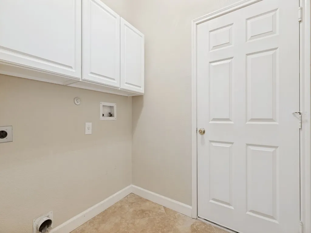 Townhouse For Sale in Collin County , 9900 Rockwall Road, Plano, Texas 75025, 2 Bedroom, 2 Bathroom, 2 Garage spaces, 1,557 Sqft, built in 2003, mls#21340073, Real Estate Agent in Plano, Homes For Sale in Collin county, Homes For Sale in Plano, Realtor in Plano Texas, Real Estate Brokerage Independent Realty Texas, Luminita Cordes Realtor
