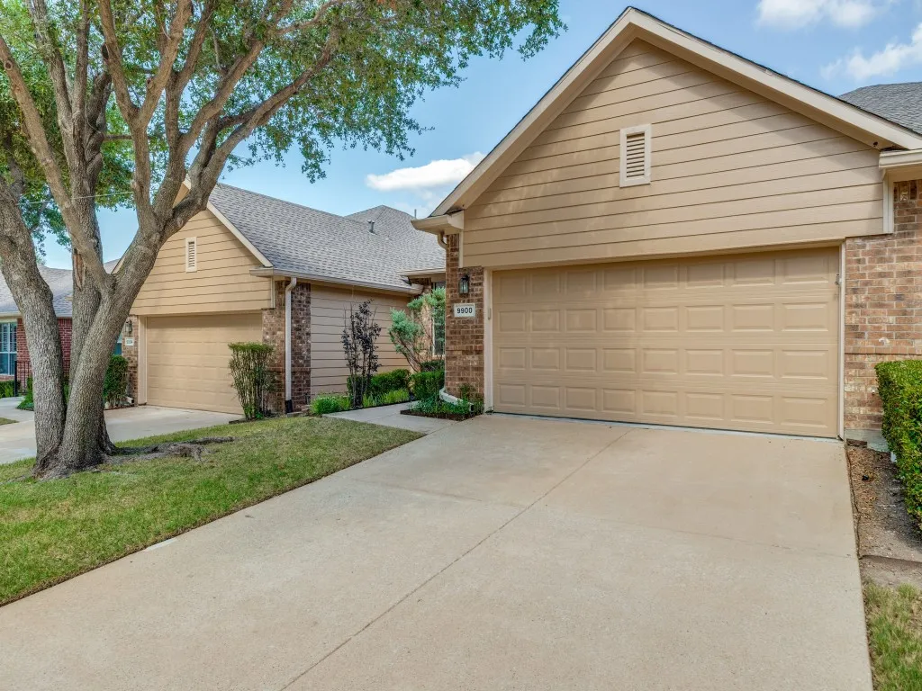 Townhouse For Sale in Collin County , 9900 Rockwall Road, Plano, Texas 75025, 2 Bedroom, 2 Bathroom, 2 Garage spaces, 1,557 Sqft, built in 2003, mls#21340073, Real Estate Agent in Plano, Homes For Sale in Collin county, Homes For Sale in Plano, Realtor in Plano Texas, Real Estate Brokerage Independent Realty Texas, Luminita Cordes Realtor