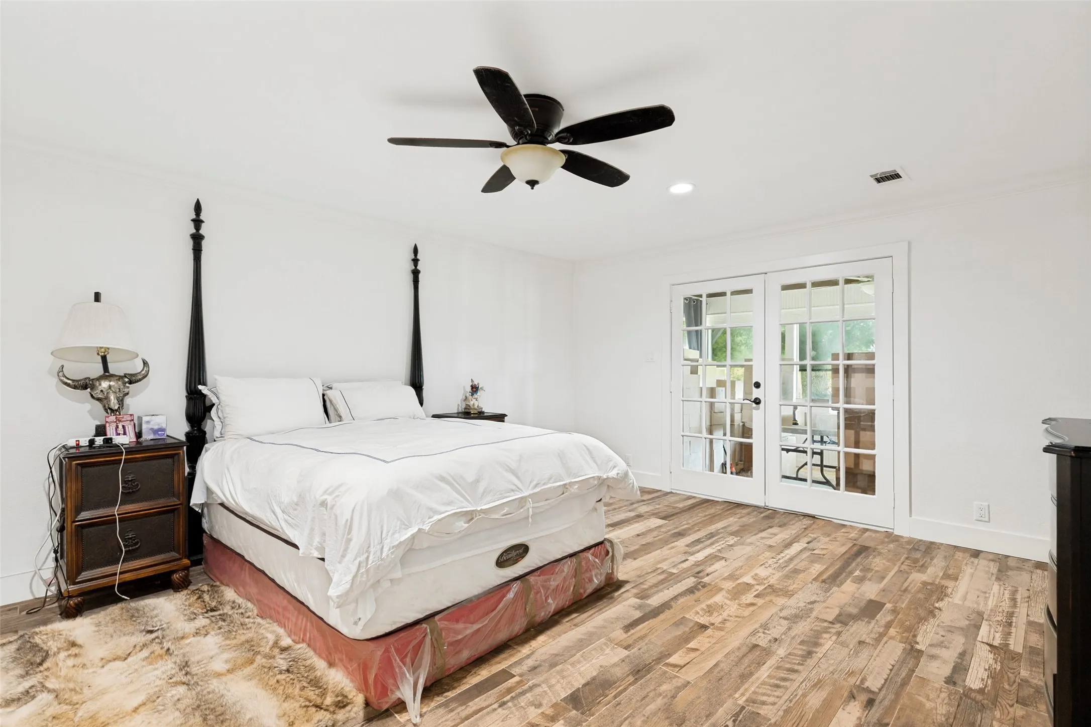 Farm For Sale in Grayson County , 76 Spout Springs Road, Pottsboro, Texas 75076, 3 Bedrooms, 2 Bathrooms, 2 Garage spaces, 2,064 Sqft, built in 1990, Price $1,750,000, mls#21327940, Real Estate Agent in Pottsboro, Homes For Sale in Grayson county, Homes For Sale in Pottsboro, Realtor in Pottsboro Texas, Real Estate Brokerage Independent Realty Texas, Luminita Cordes Realtor