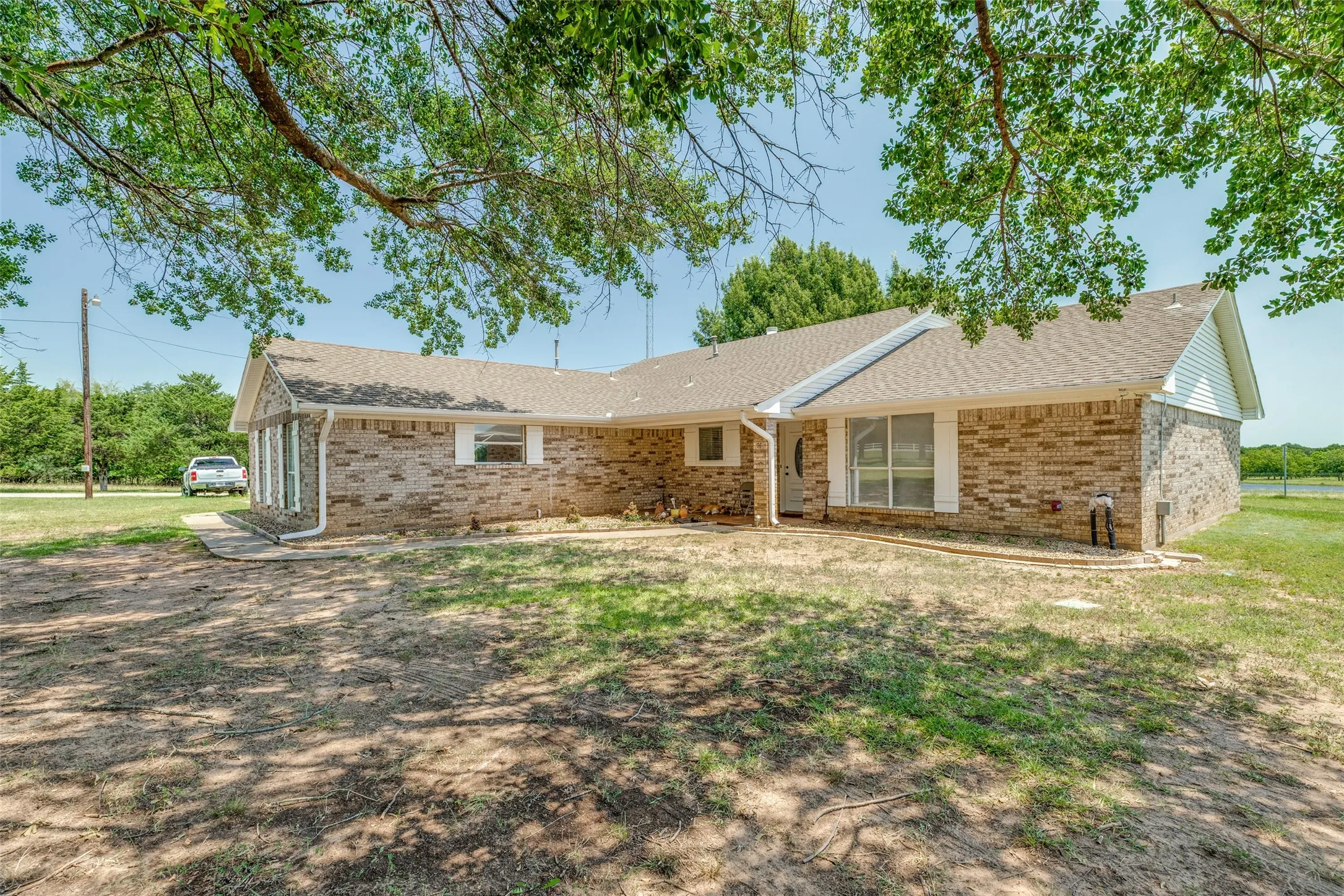 Farm For Sale in Grayson County , 76 Spout Springs Road, Pottsboro, Texas 75076, 3 Bedrooms, 2 Bathrooms, 2 Garage spaces, 2,064 Sqft, built in 1990, Price $1,750,000, mls#21327940, Real Estate Agent in Pottsboro, Homes For Sale in Grayson county, Homes For Sale in Pottsboro, Realtor in Pottsboro Texas, Real Estate Brokerage Independent Realty Texas, Luminita Cordes Realtor