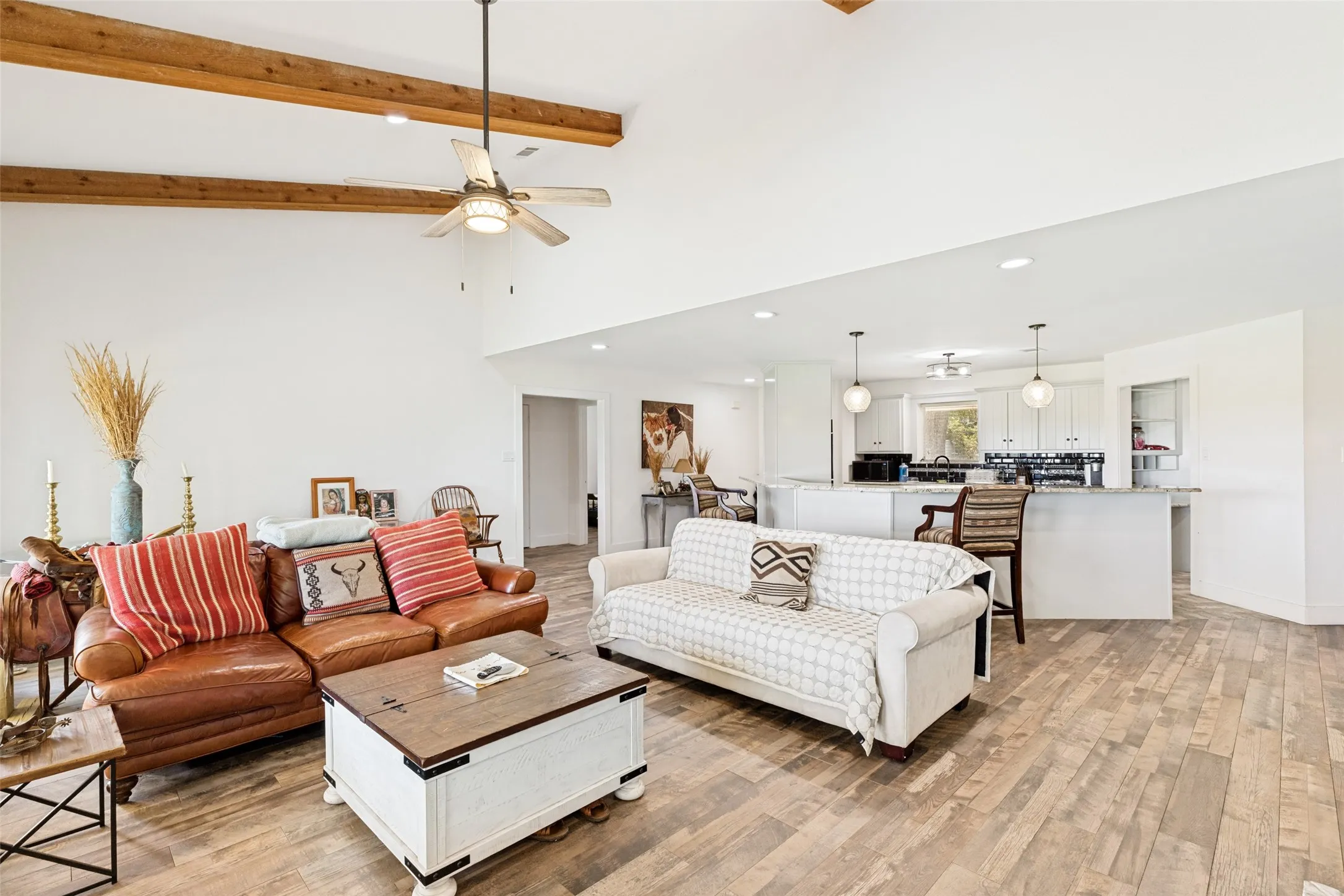 Farm For Sale in Grayson County , 76 Spout Springs Road, Pottsboro, Texas 75076, 3 Bedrooms, 2 Bathrooms, 2 Garage spaces, 2,064 Sqft, built in 1990, Price $1,750,000, mls#21327940, Real Estate Agent in Pottsboro, Homes For Sale in Grayson county, Homes For Sale in Pottsboro, Realtor in Pottsboro Texas, Real Estate Brokerage Independent Realty Texas, Luminita Cordes Realtor