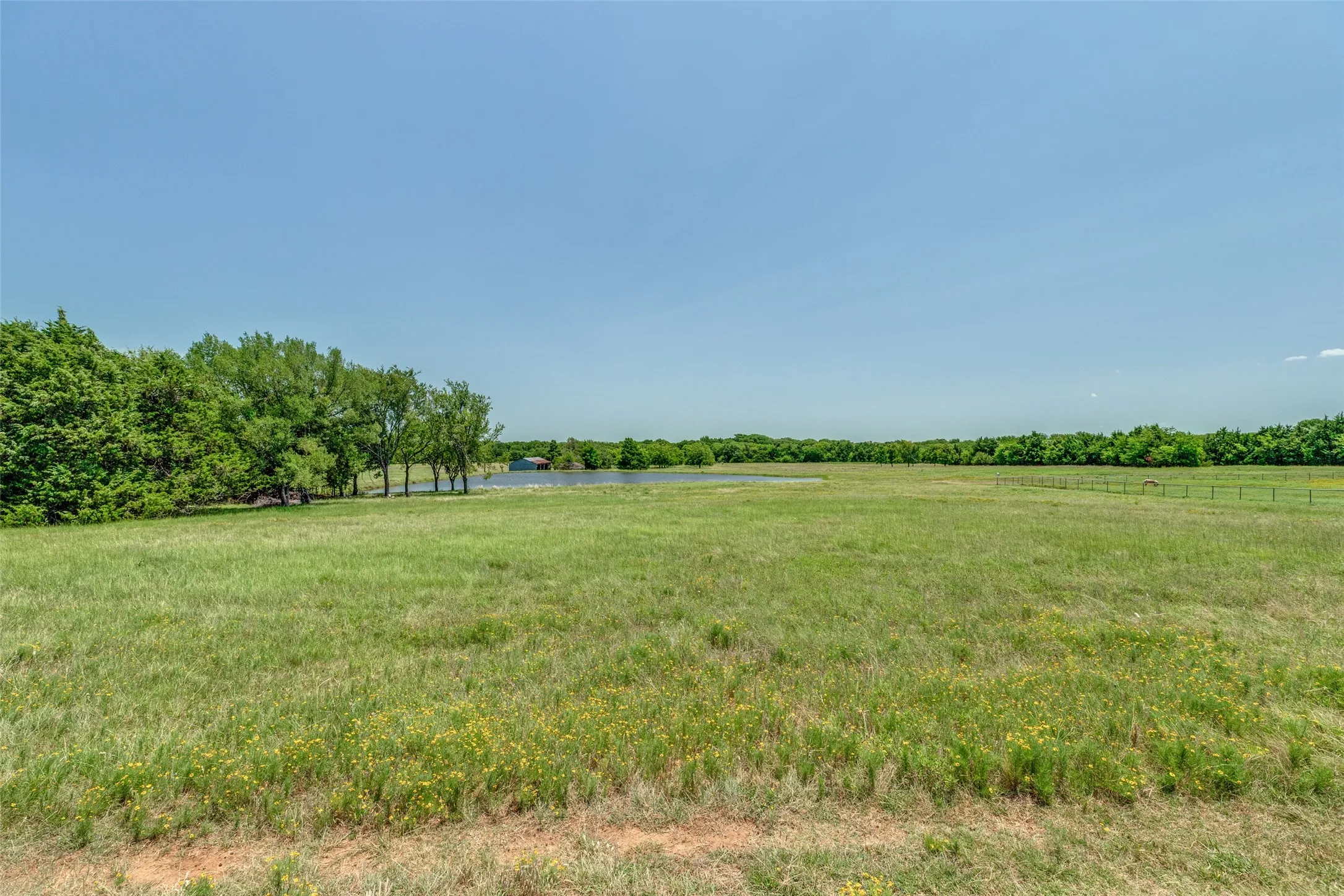 Farm For Sale in Grayson County , 76 Spout Springs Road, Pottsboro, Texas 75076, 3 Bedrooms, 2 Bathrooms, 2 Garage spaces, 2,064 Sqft, built in 1990, Price $1,750,000, mls#21327940, Real Estate Agent in Pottsboro, Homes For Sale in Grayson county, Homes For Sale in Pottsboro, Realtor in Pottsboro Texas, Real Estate Brokerage Independent Realty Texas, Luminita Cordes Realtor