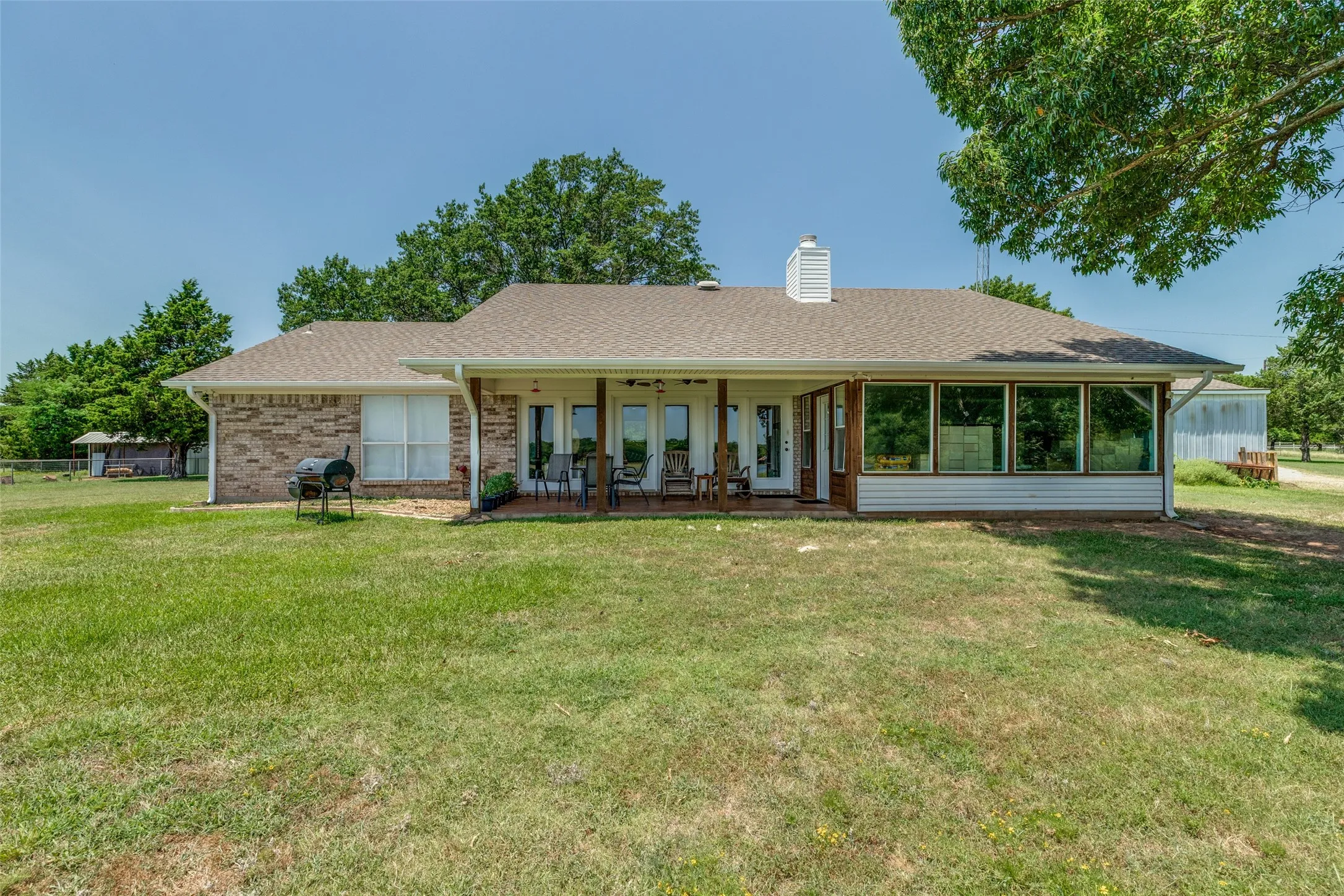 Farm For Sale in Grayson County , 76 Spout Springs Road, Pottsboro, Texas 75076, 3 Bedrooms, 2 Bathrooms, 2 Garage spaces, 2,064 Sqft, built in 1990, Price $1,750,000, mls#21327940, Real Estate Agent in Pottsboro, Homes For Sale in Grayson county, Homes For Sale in Pottsboro, Realtor in Pottsboro Texas, Real Estate Brokerage Independent Realty Texas, Luminita Cordes Realtor