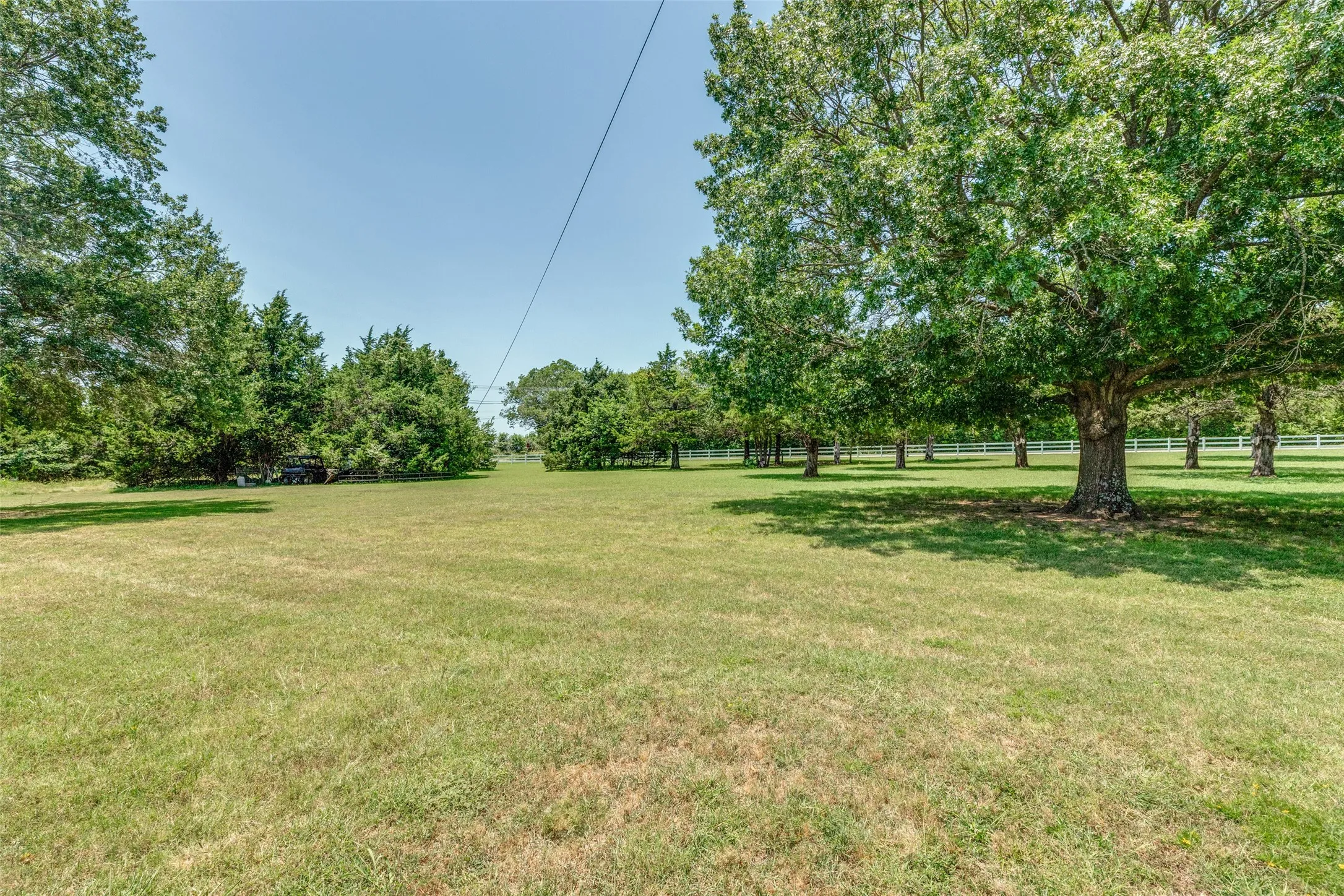 Farm For Sale in Grayson County , 76 Spout Springs Road, Pottsboro, Texas 75076, 3 Bedrooms, 2 Bathrooms, 2 Garage spaces, 2,064 Sqft, built in 1990, Price $1,750,000, mls#21327940, Real Estate Agent in Pottsboro, Homes For Sale in Grayson county, Homes For Sale in Pottsboro, Realtor in Pottsboro Texas, Real Estate Brokerage Independent Realty Texas, Luminita Cordes Realtor